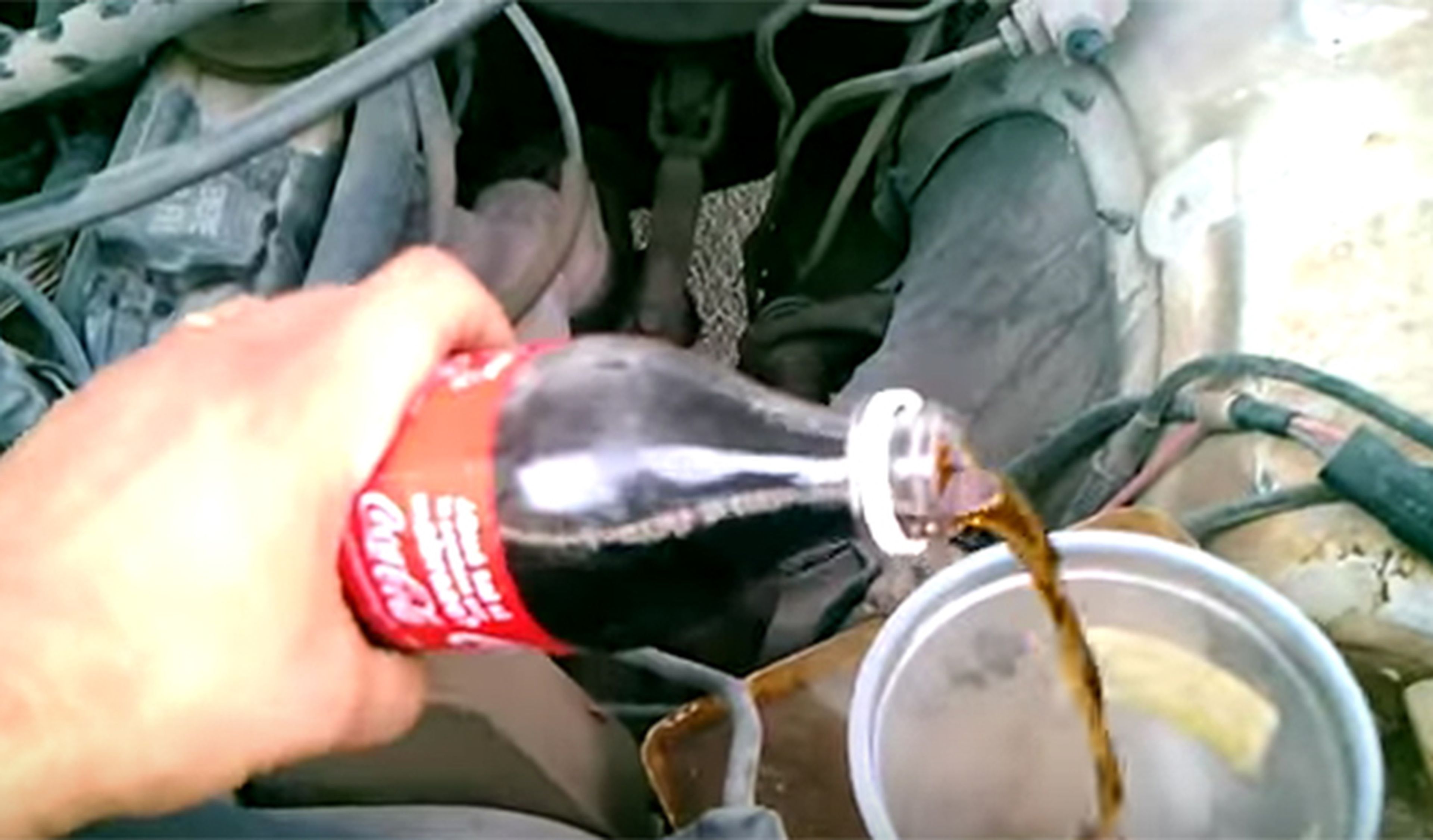 La Coca Cola, remedio o veneno para nuestro coche