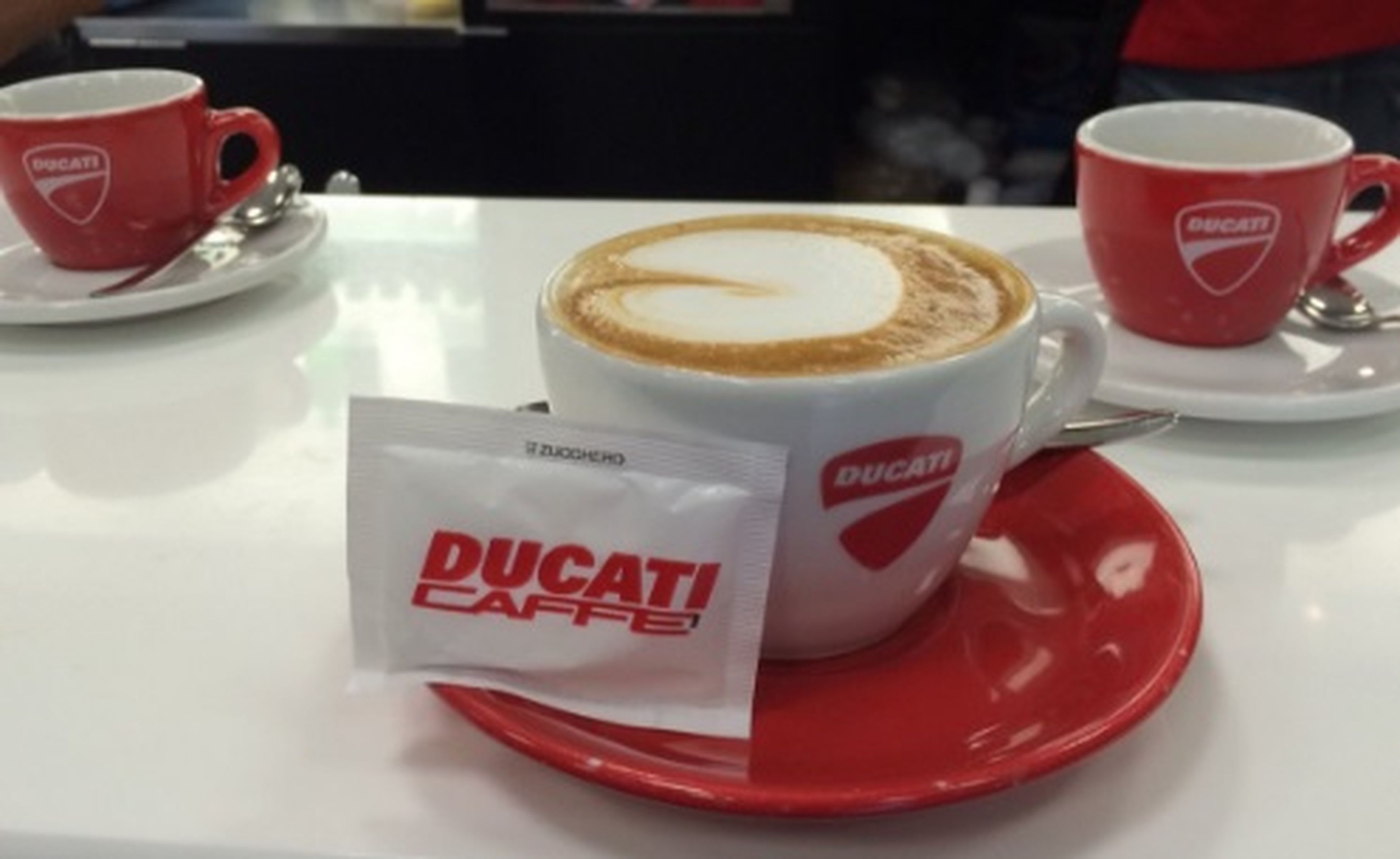 El primer café de Jorge Lorenzo en 2017...con Ducati