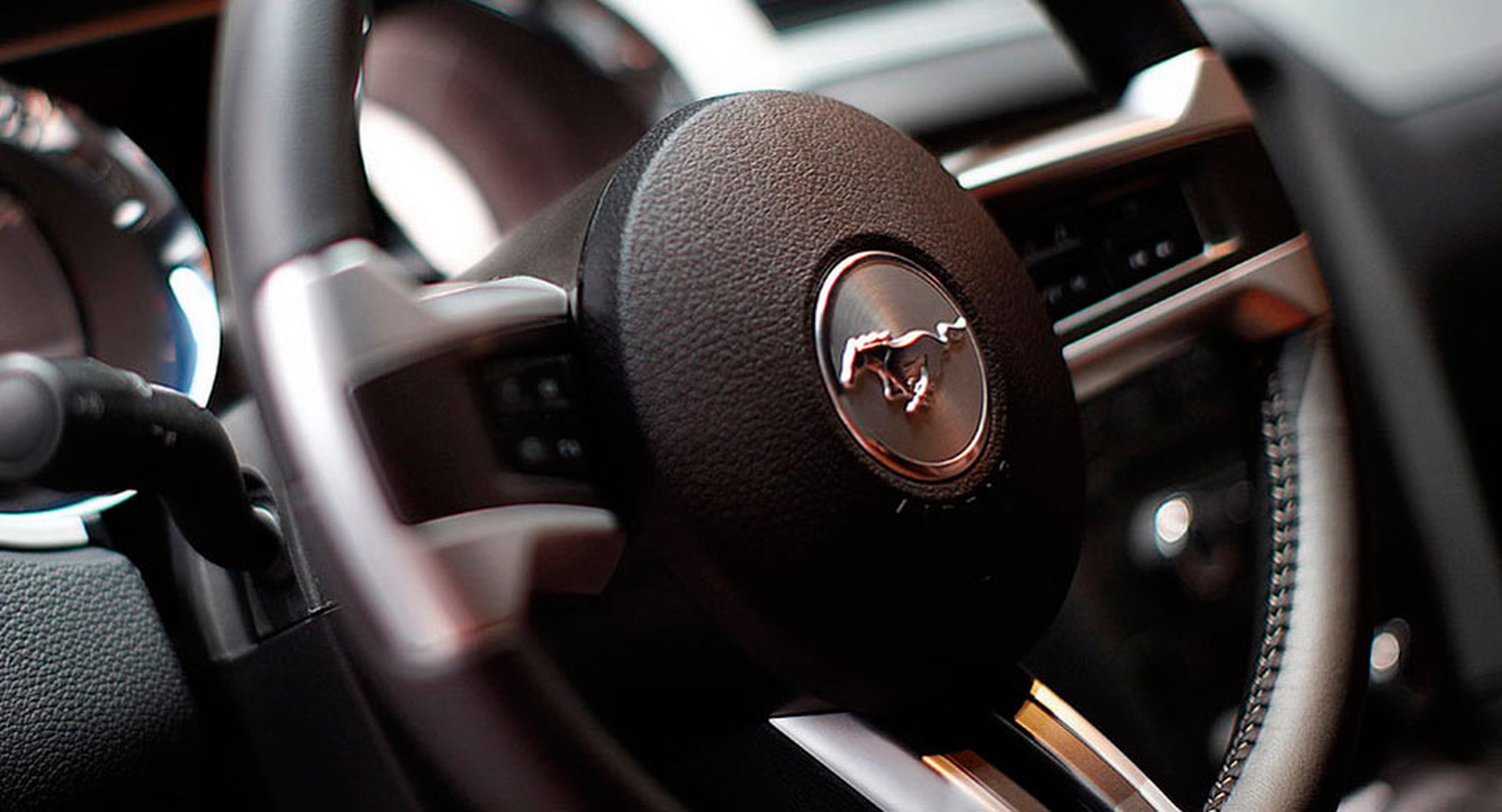 Ford llama a revisión a 816.000 vehículos por los 'airbag'