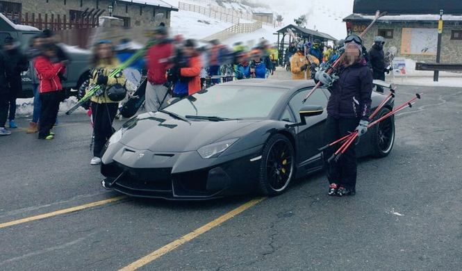 Cristiano Ronaldo NO abandonó su Lamborghini en NavacerradaEspecial coches  de famosos -