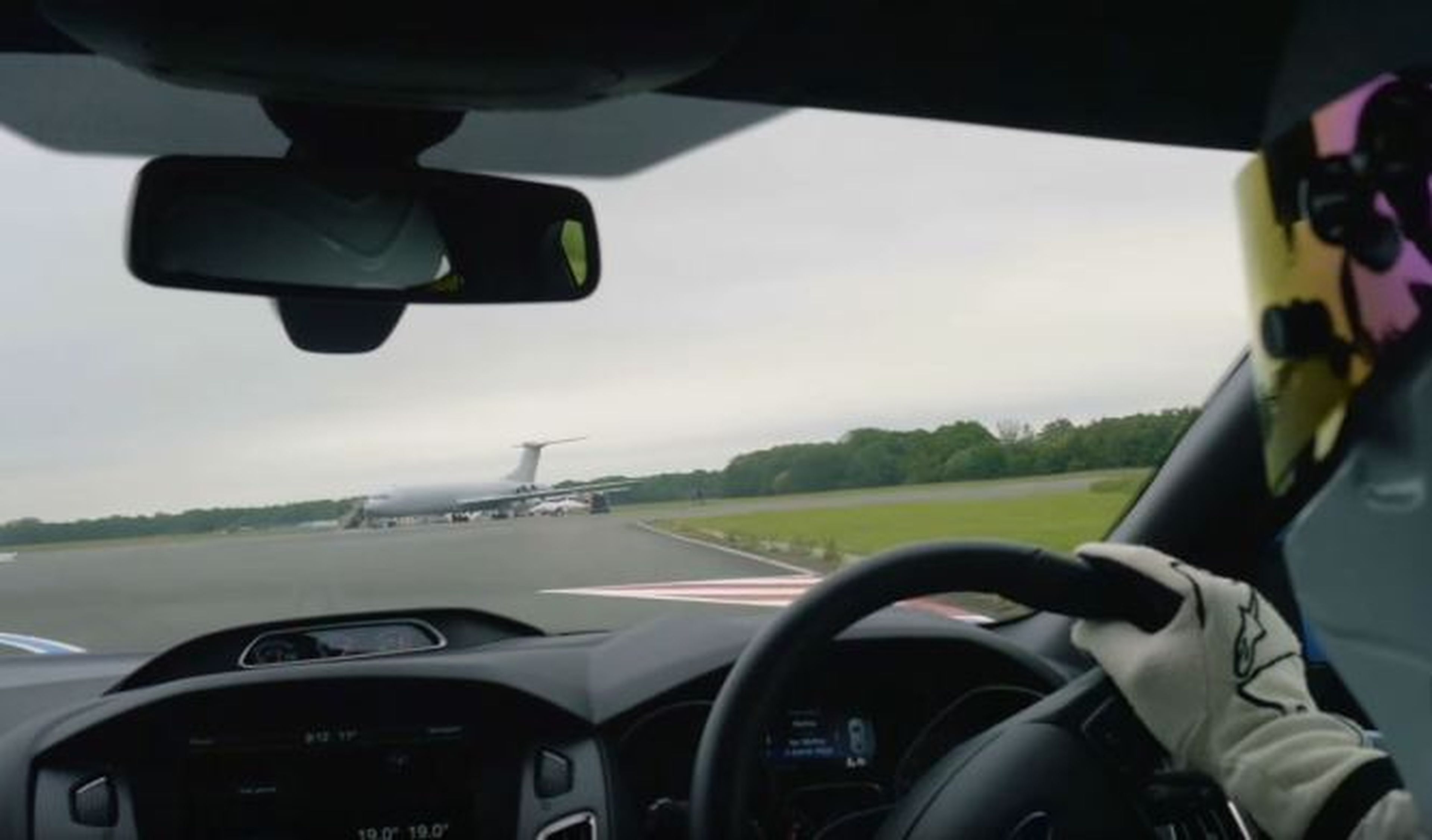 Vídeo: vuelta on board con The Stig en el Ford Focus RS