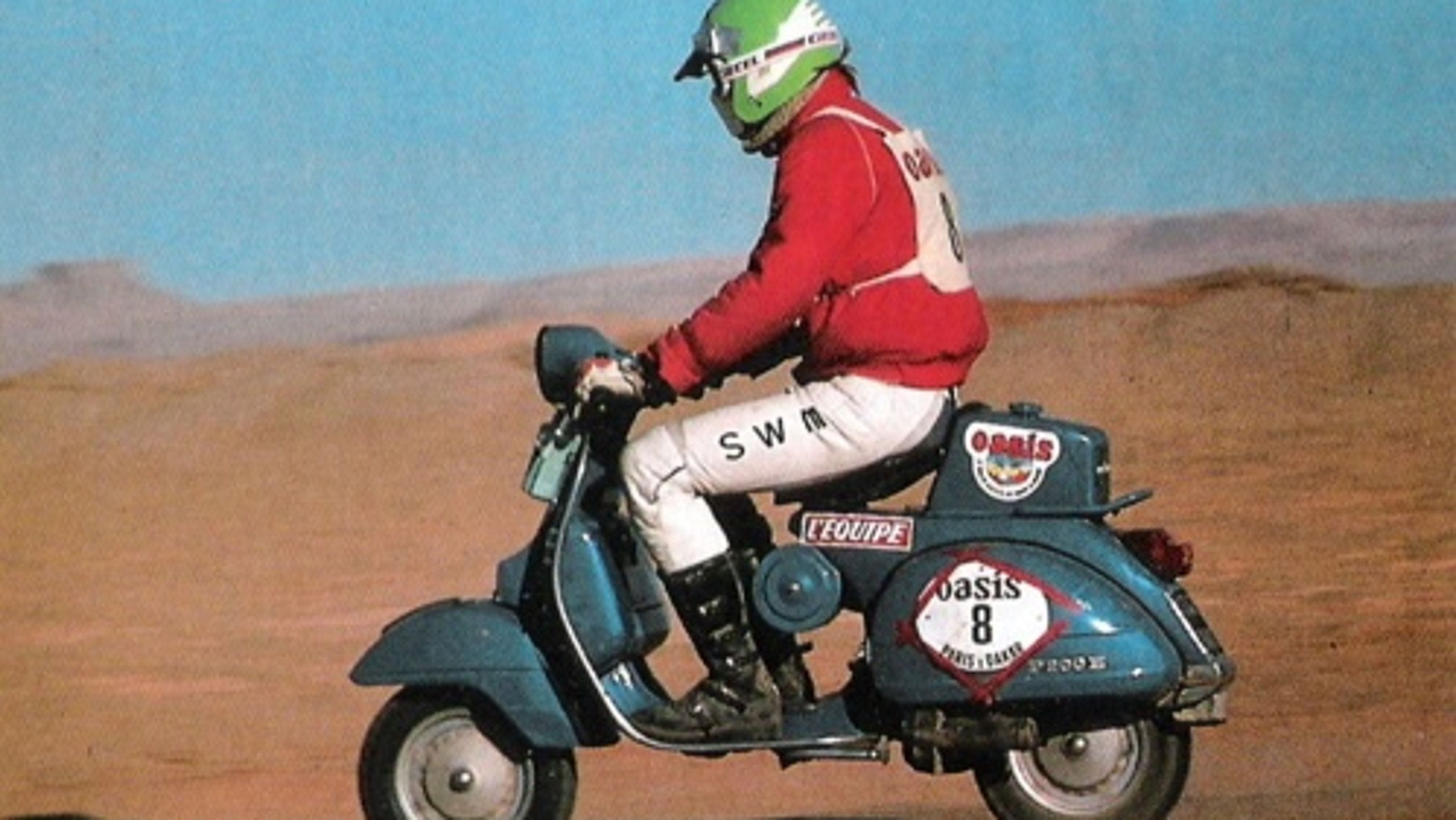 Hay que ser muy valiente para competir con una Vespa en el Dakar 1980