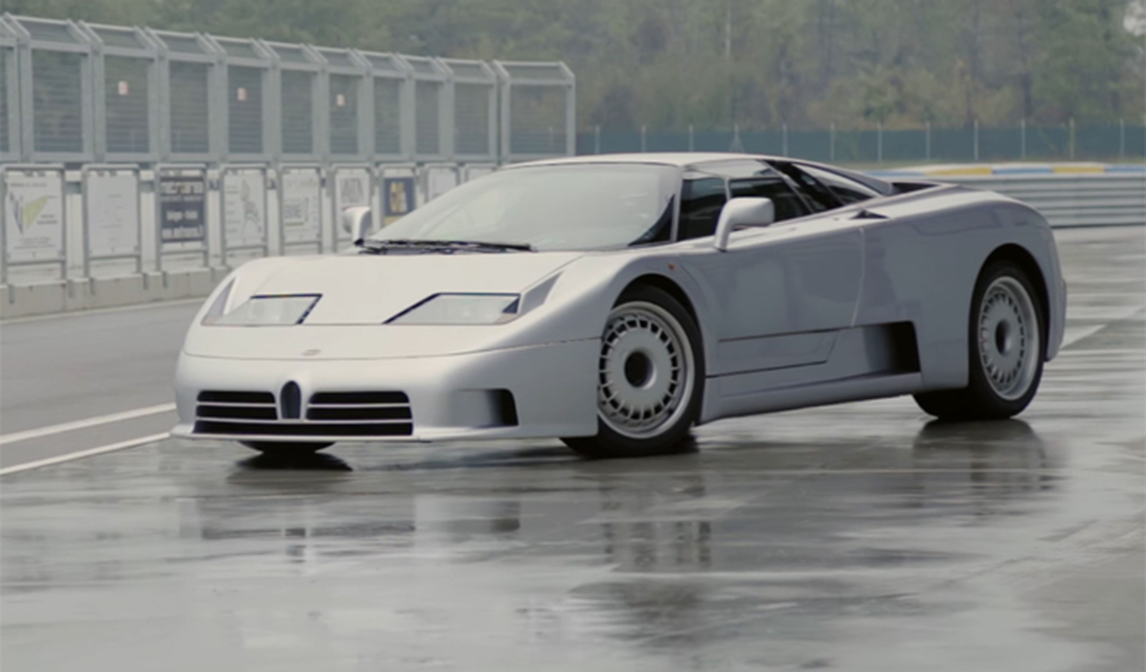 Disfruta del exclusivo Bugatti EB110 GT con este vídeo