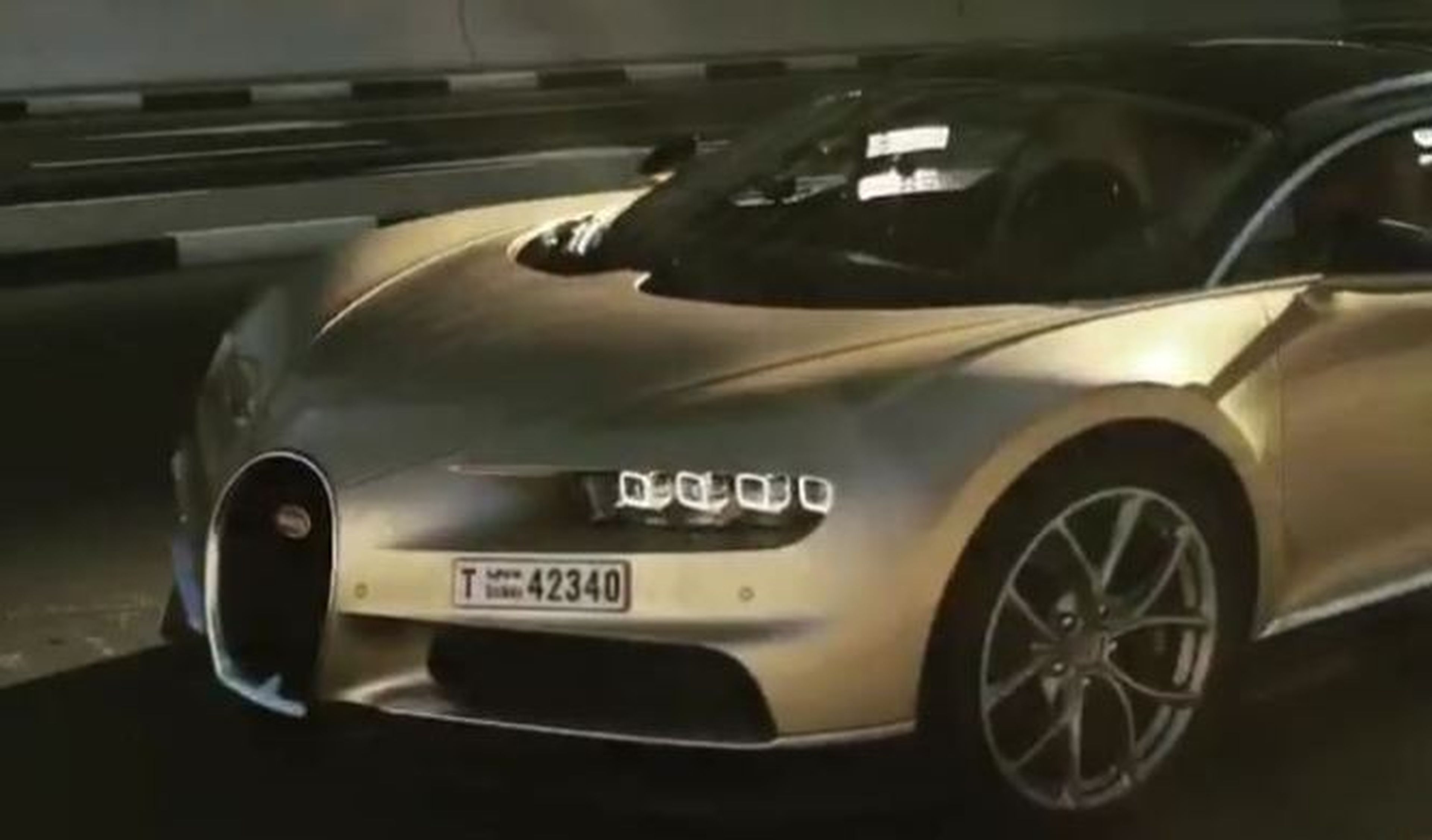 Vídeo: Chris Harris prueba el Bugatti Chiron en Dubái