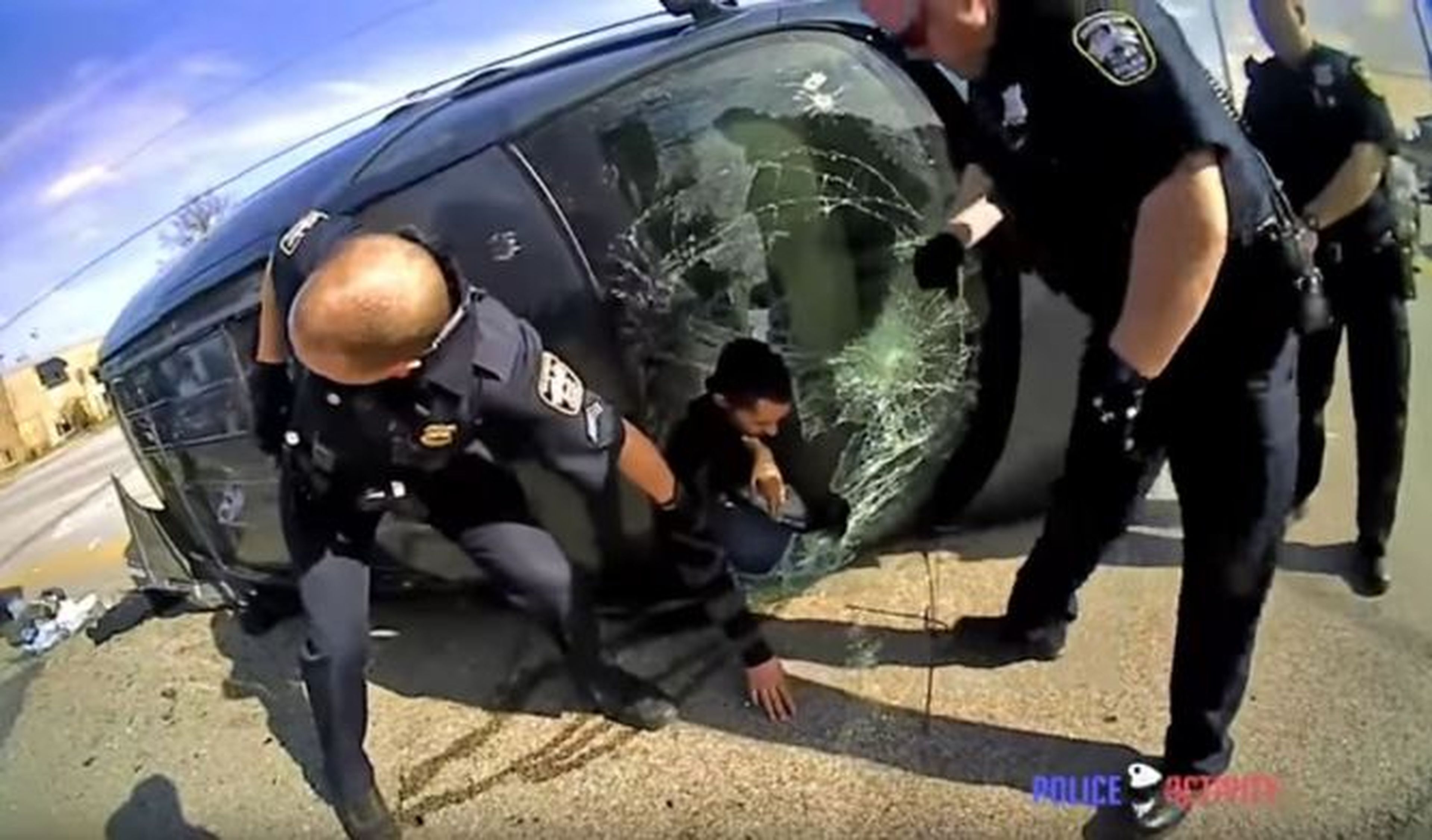 Vídeo: persecución policial con accidente incluido