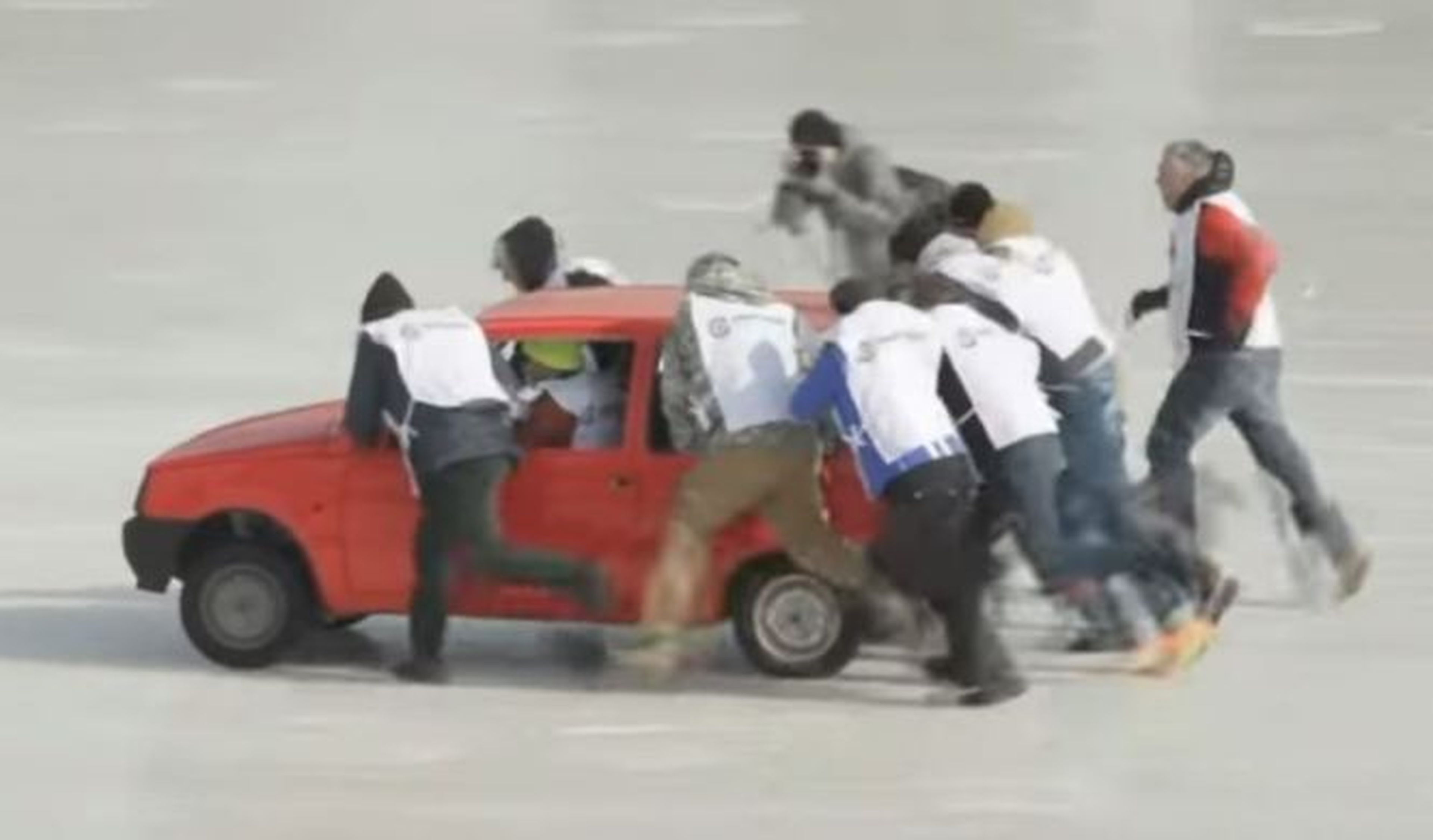 Vídeo: curling con coches, solo en Rusia