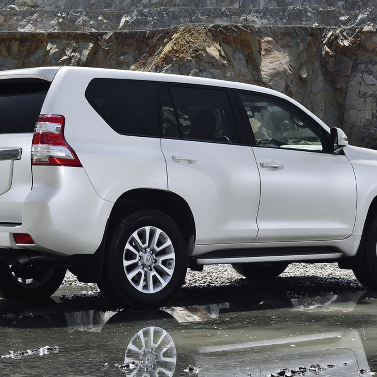 Cinco virtudes y un defecto del Toyota Land Cruiser 2017