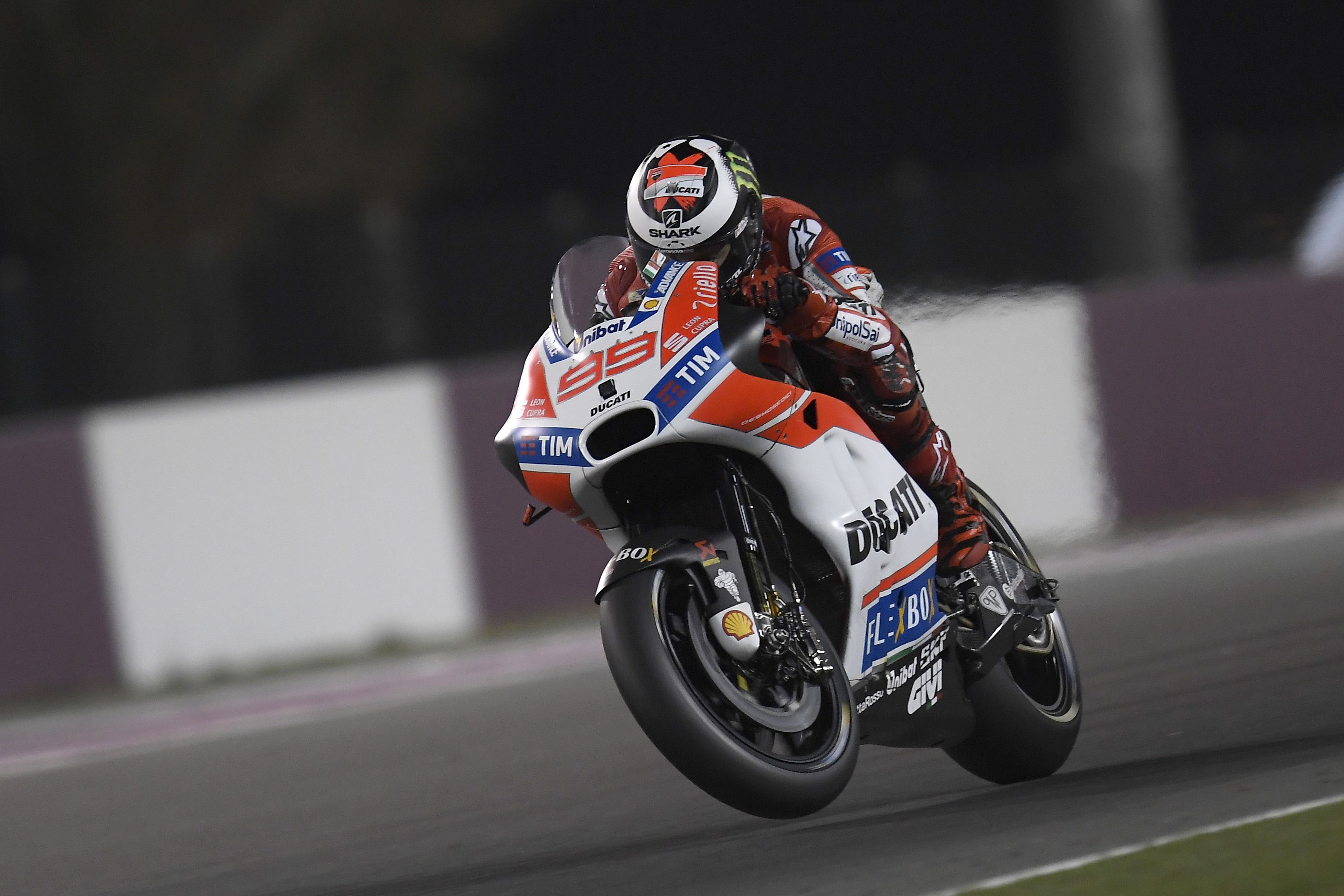 Primera gran decepción de Jorge Lorenzo con Ducati en Qatar