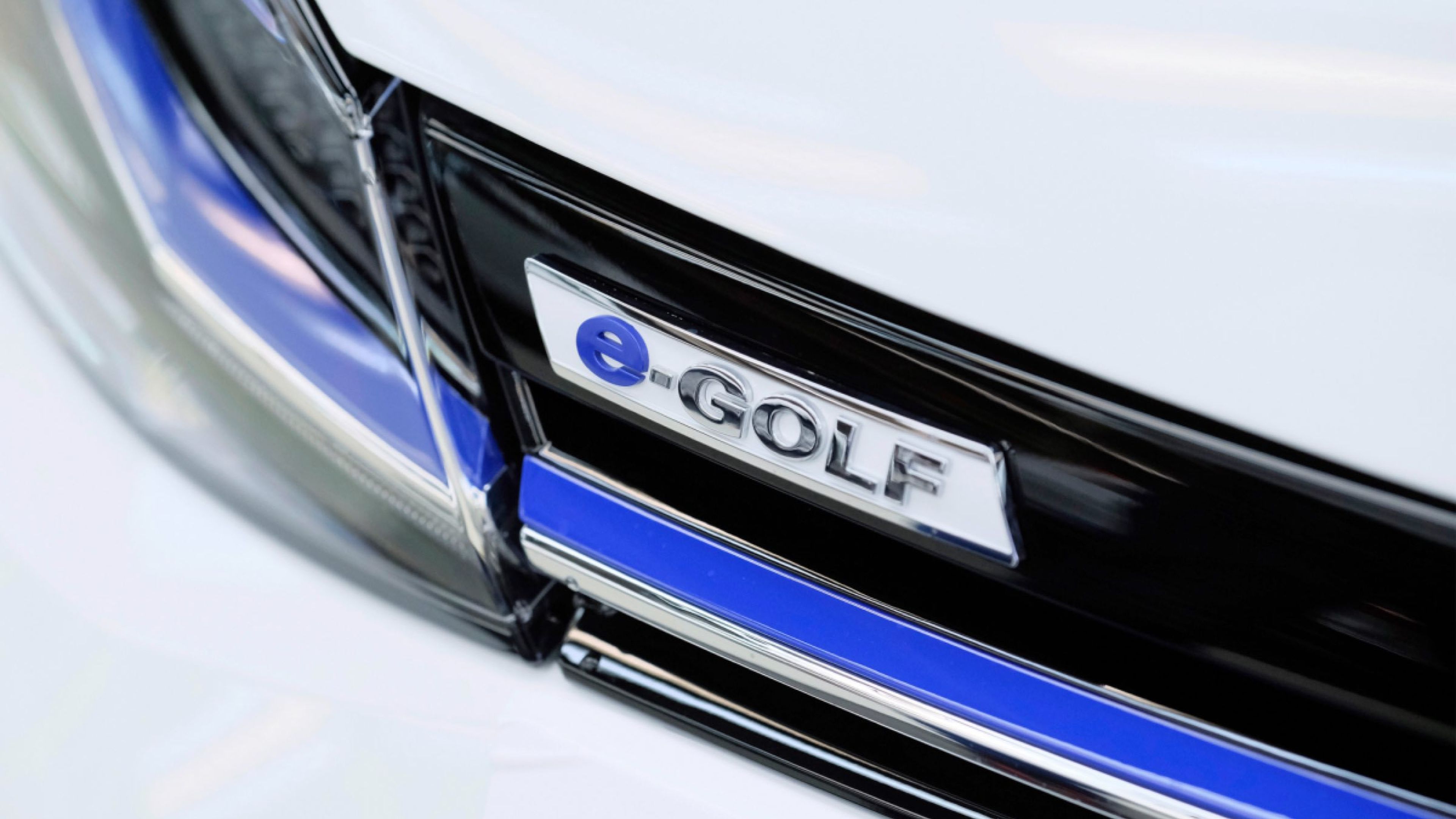 volkswagen e-Golf calandra