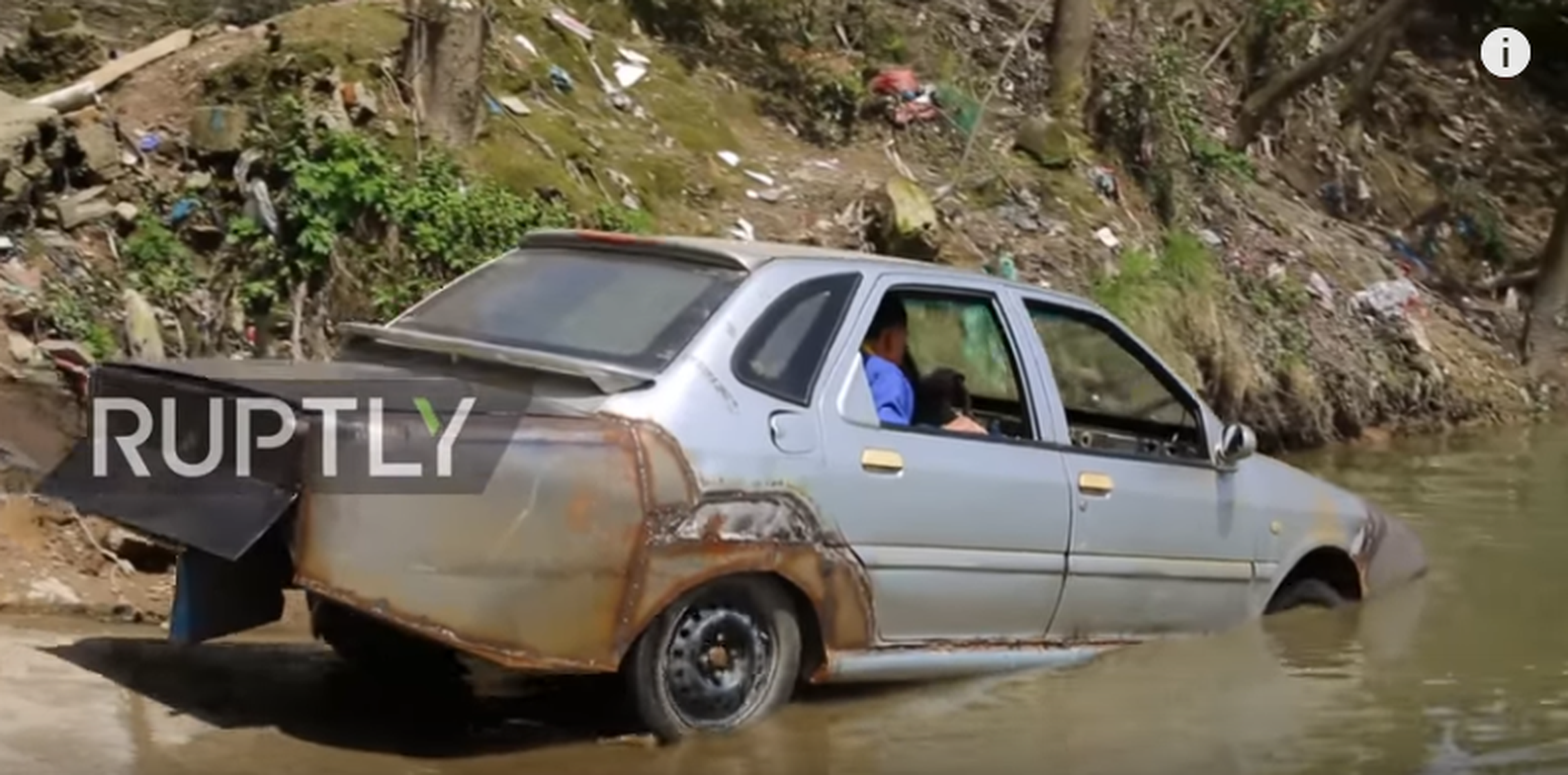 Un chino crea un vehículo anfibio que funciona