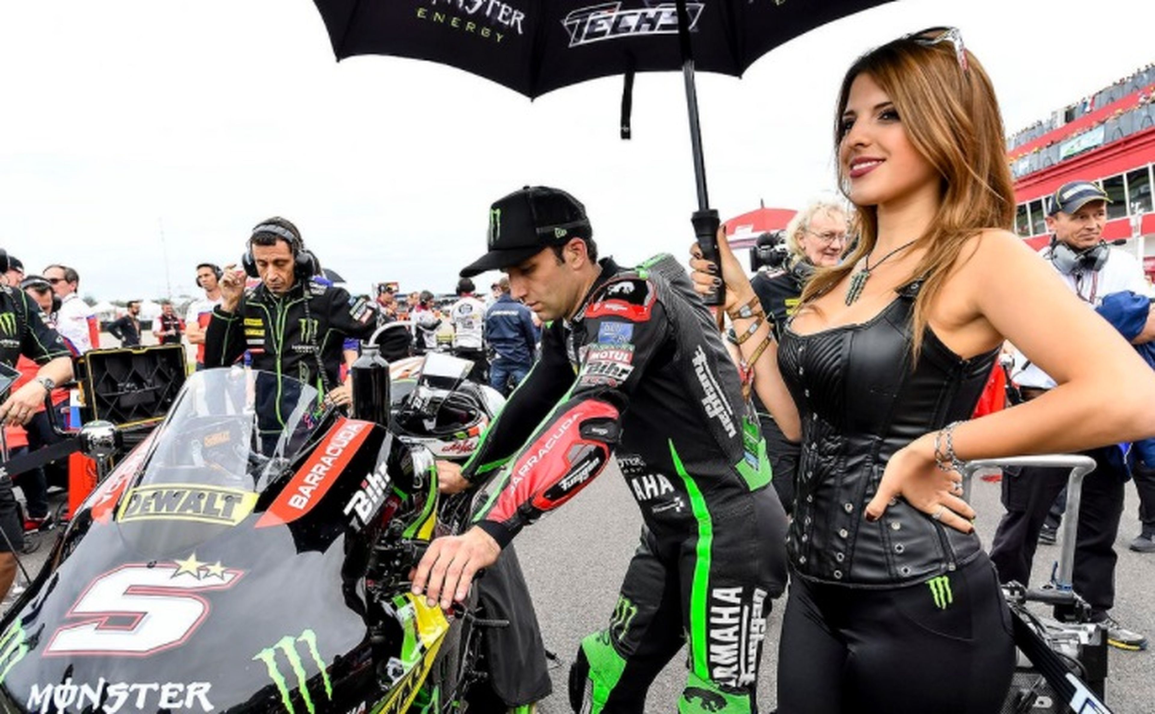 ¿Desaparecerán las paddock girls de MotoGP?