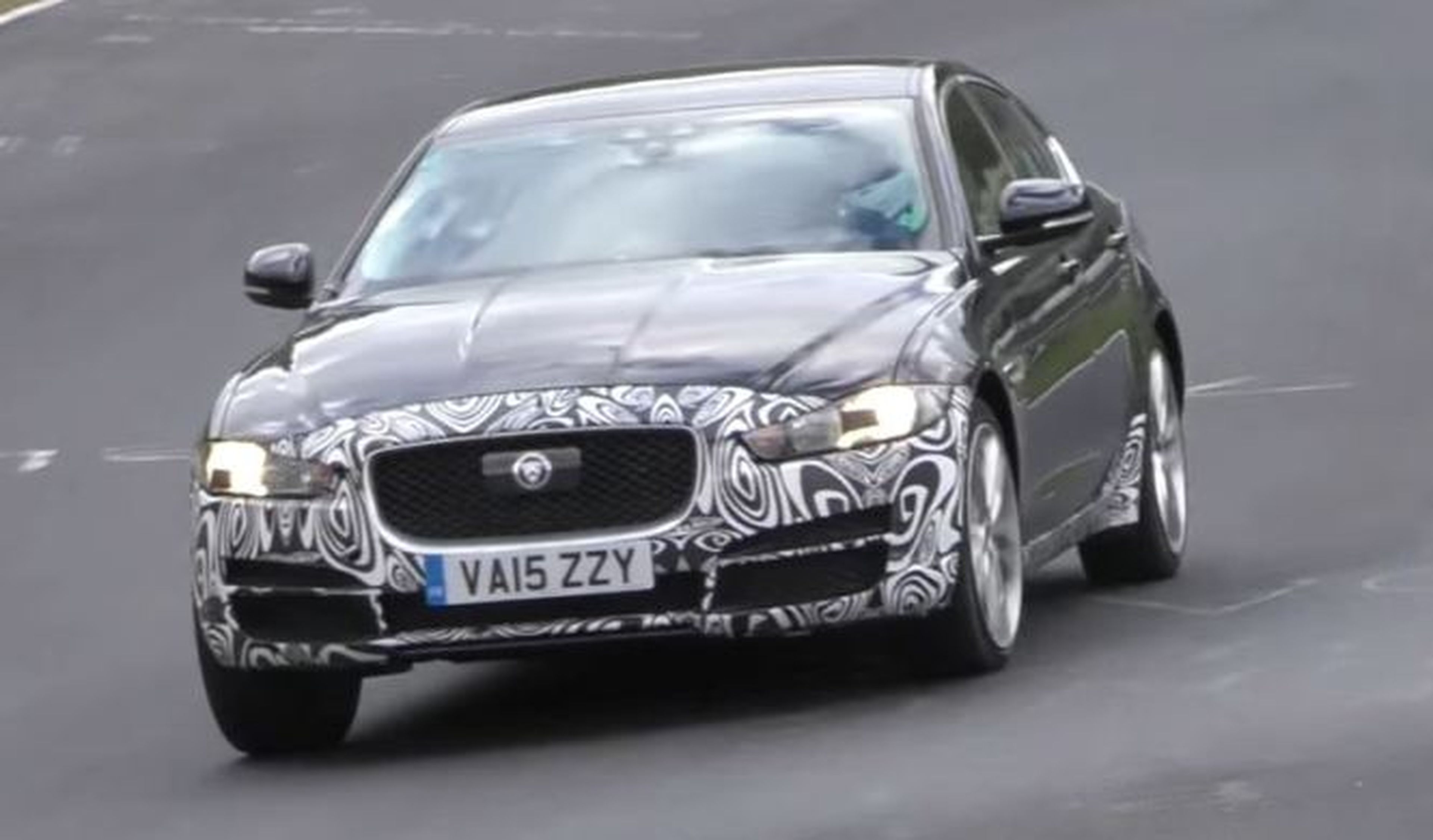 Vídeo: ¿está probando Jaguar un restyling del XE?