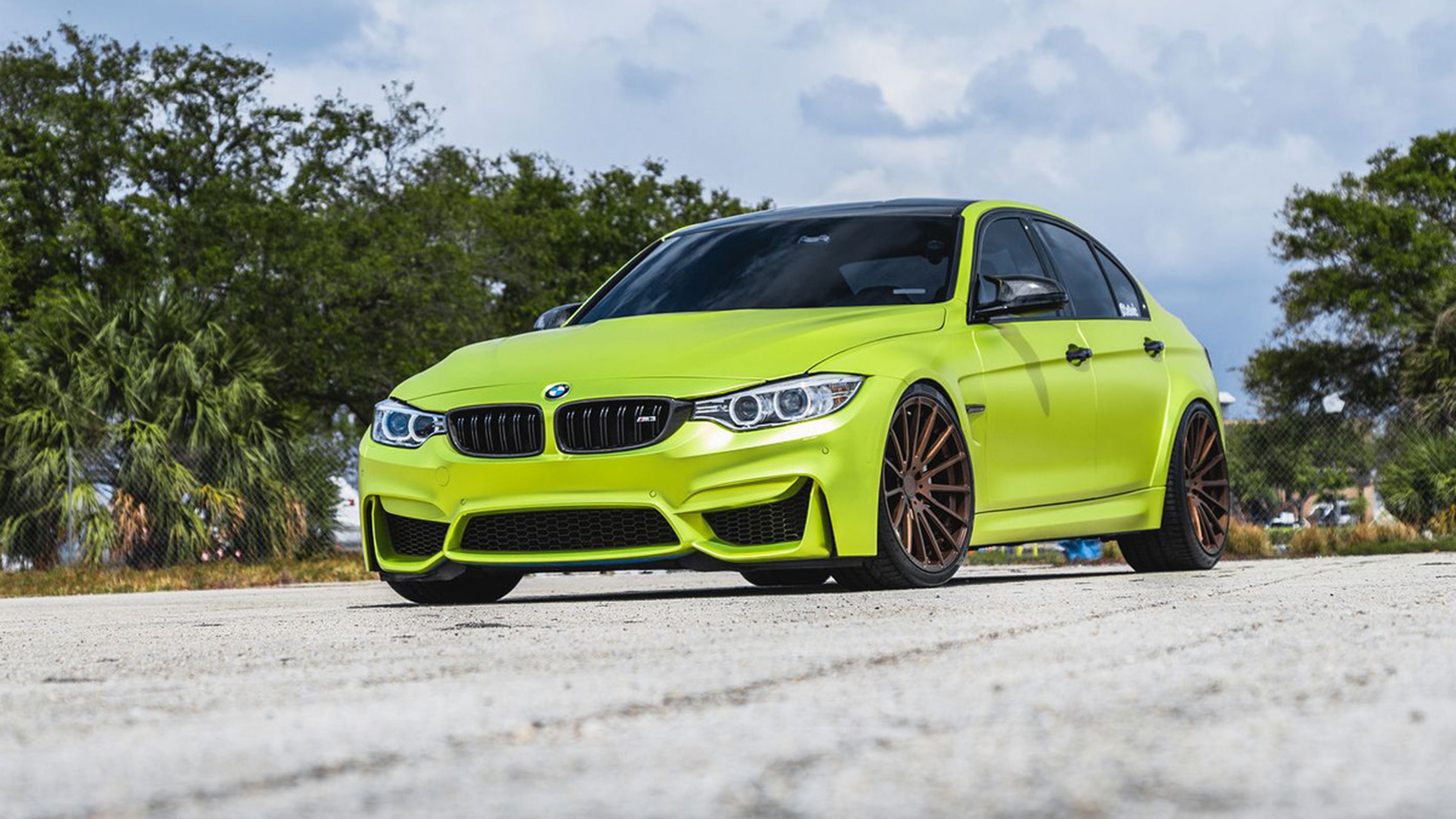 BMW M3 verde lima cromado llantas bronce