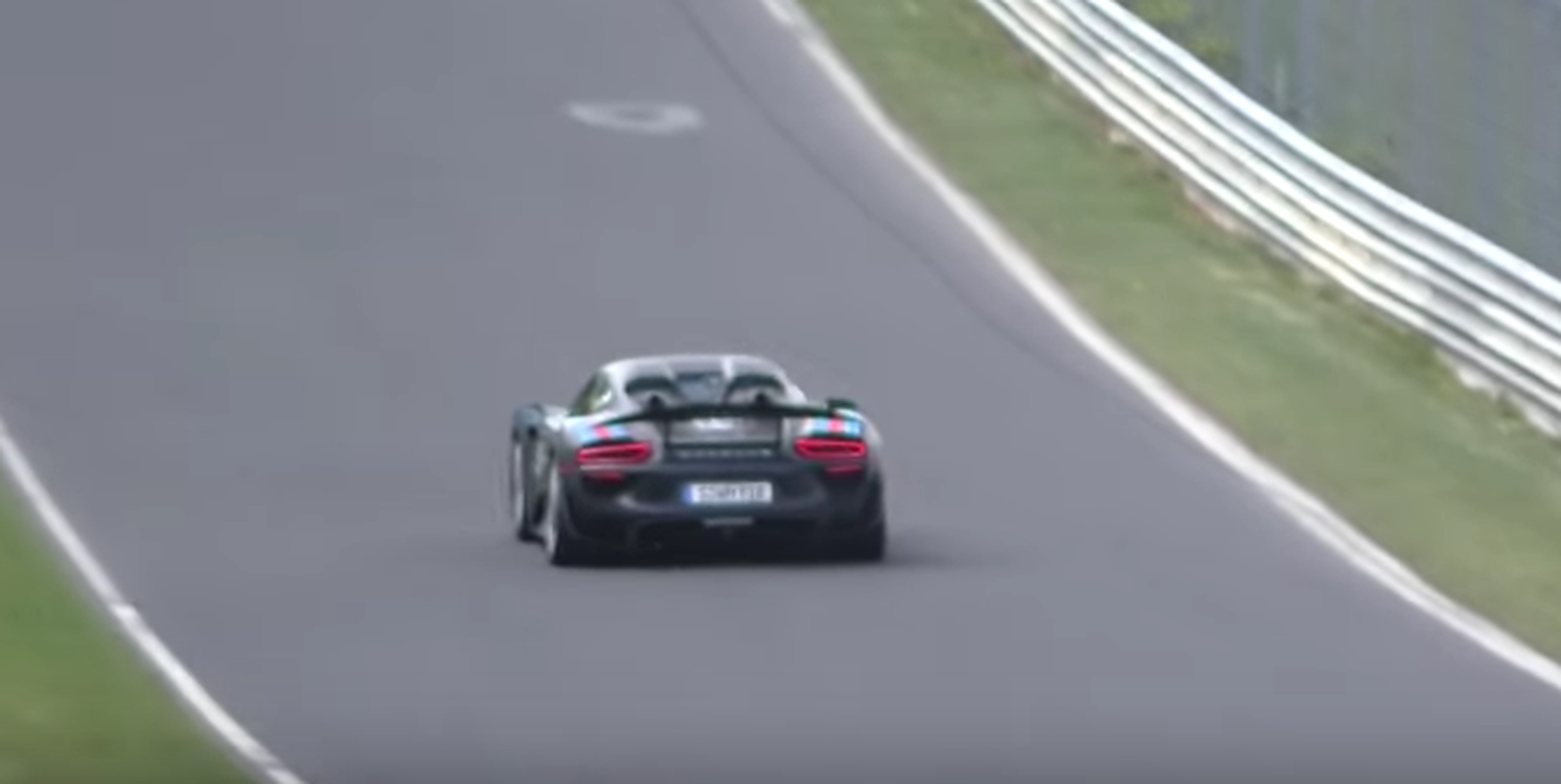 ¿Qué hace este Porsche 918 Spyder rodando en Nurburgring?