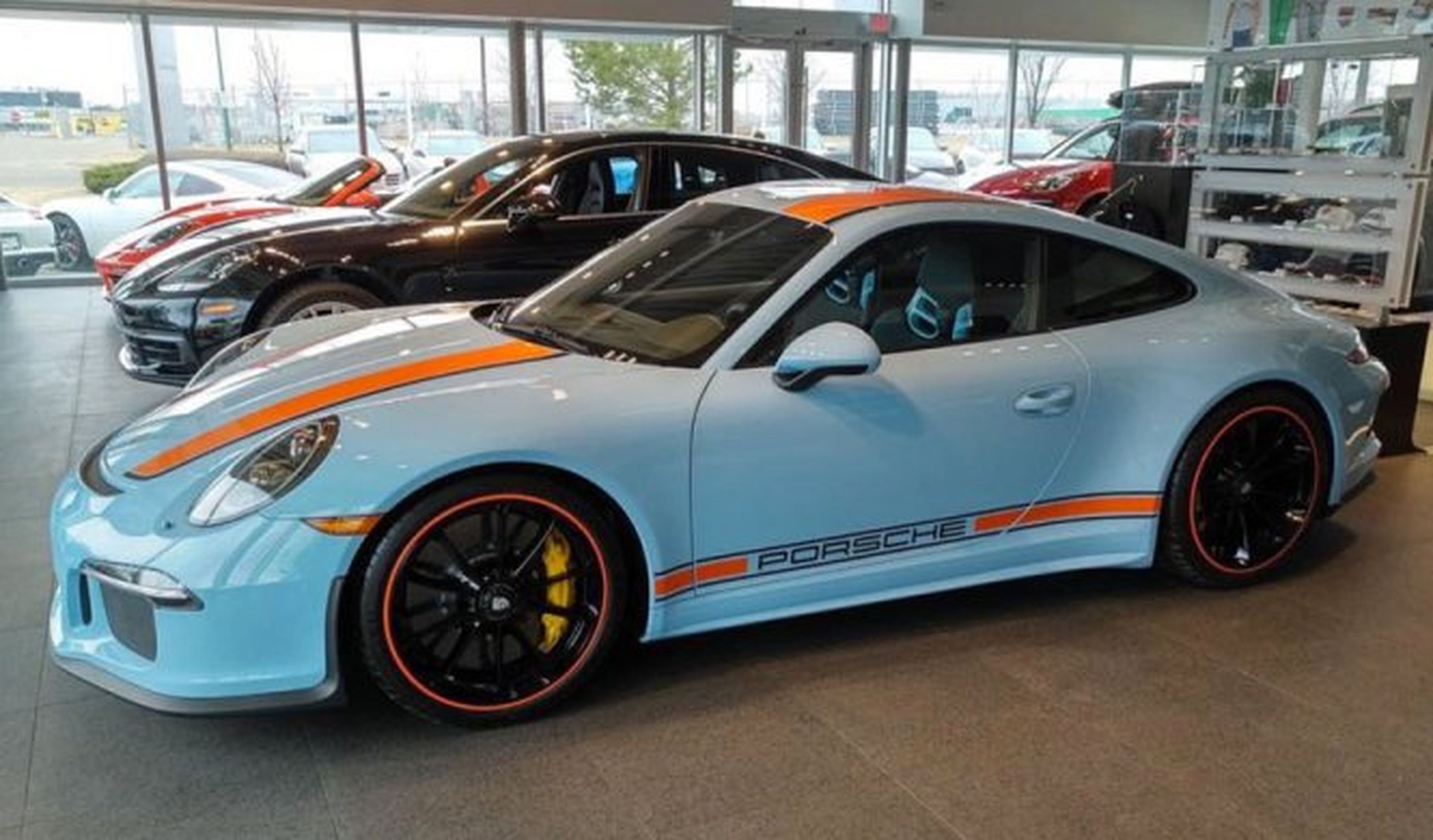 Porsche 911 R con decoración Gulf: espectacular