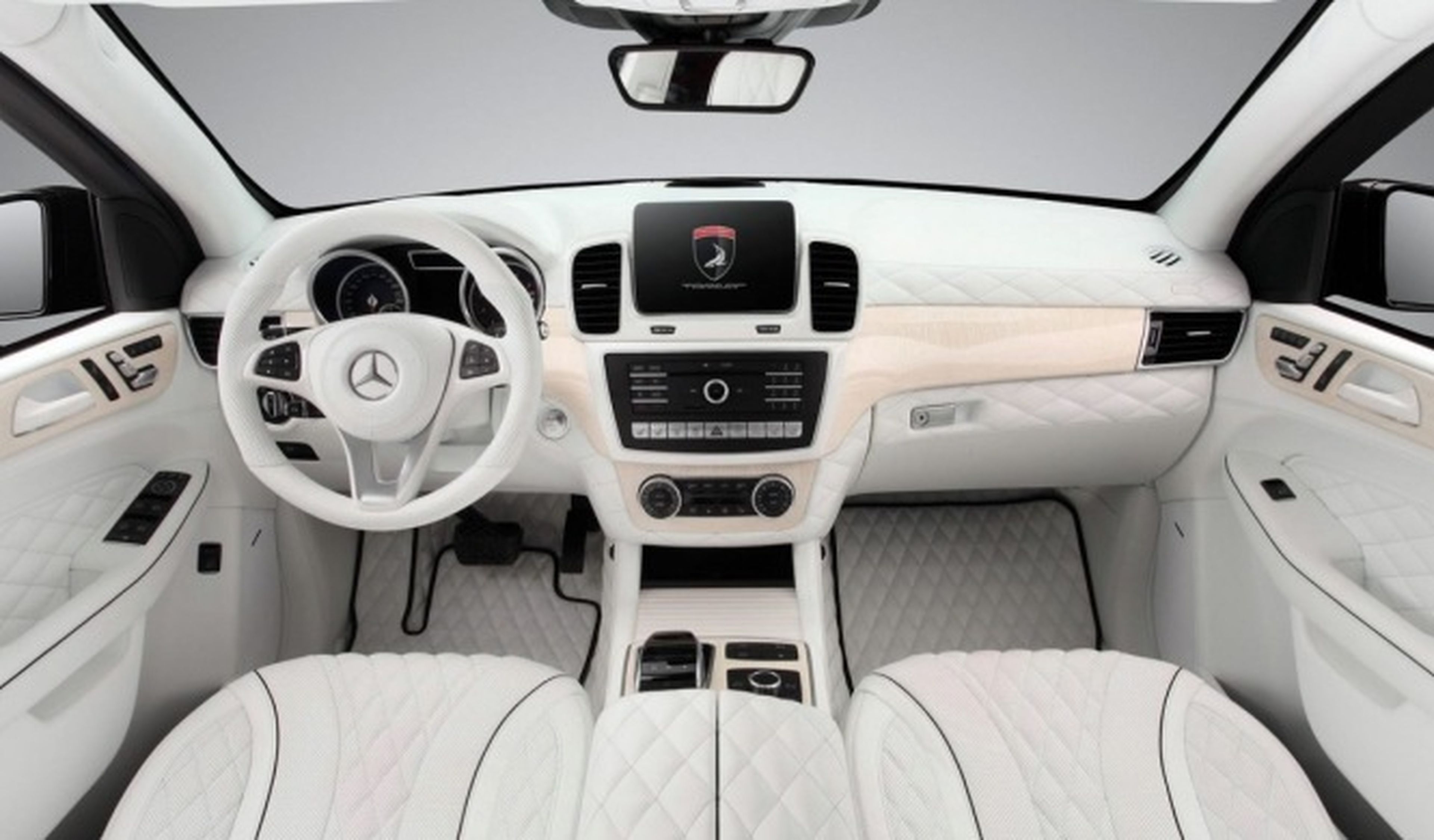 Interior totalmente blanco para el Mercedes GLE de TopCar