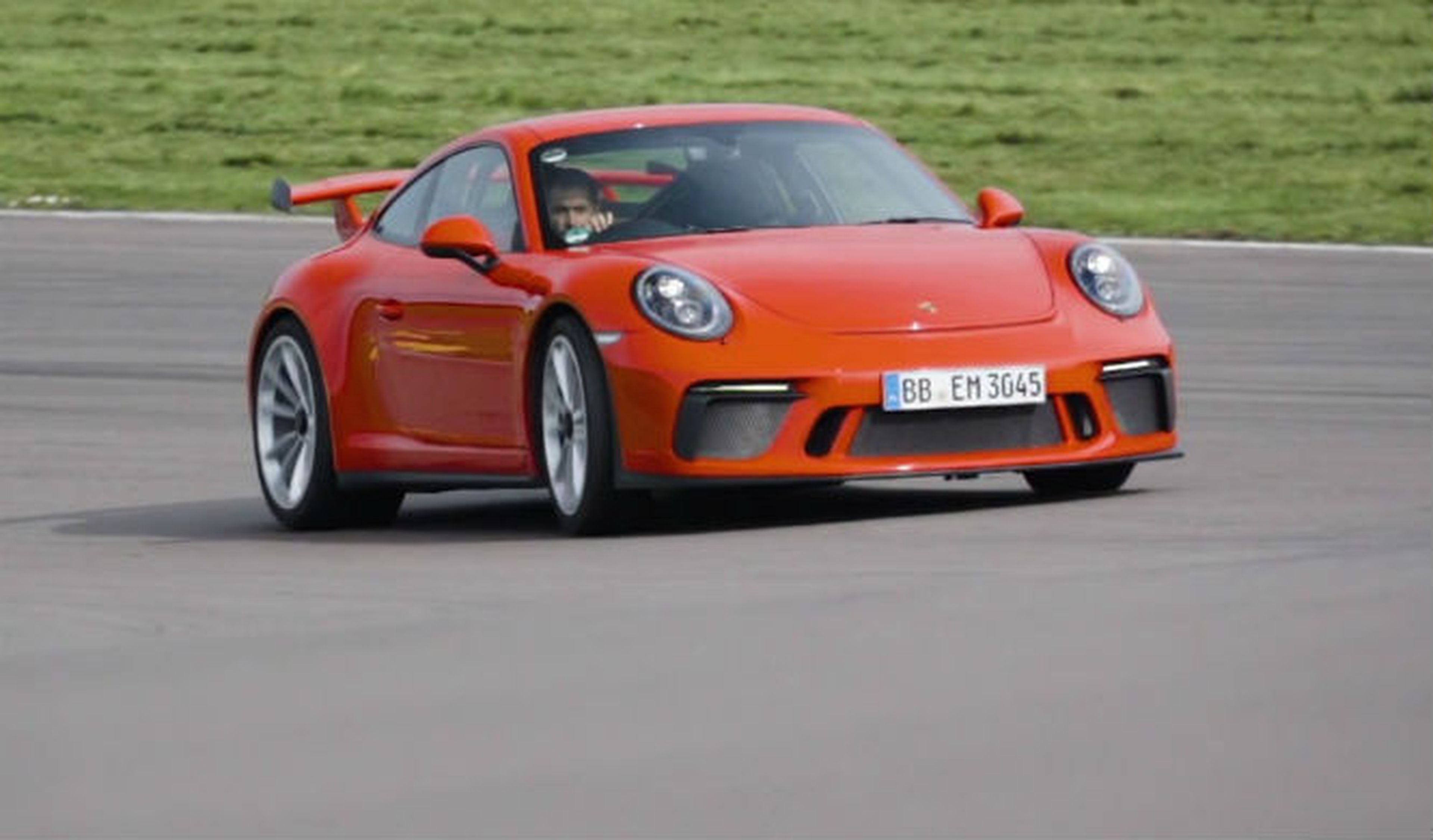 Chris Harris se divierte con el Porsche 911 GT3