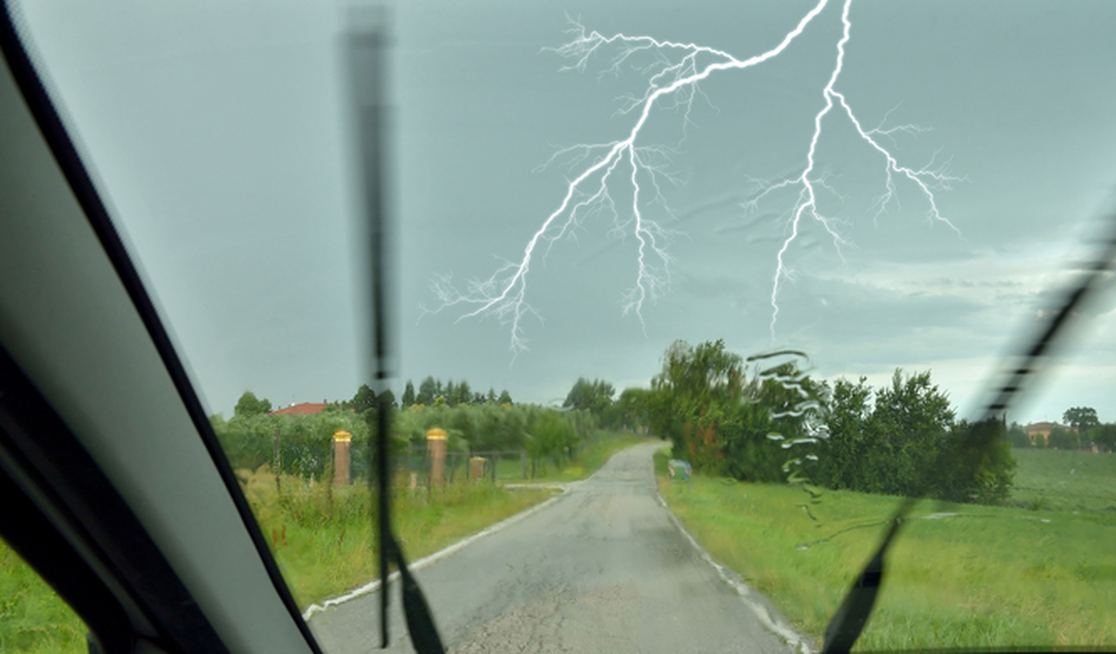 Consejos para conducir con tormenta eléctrica