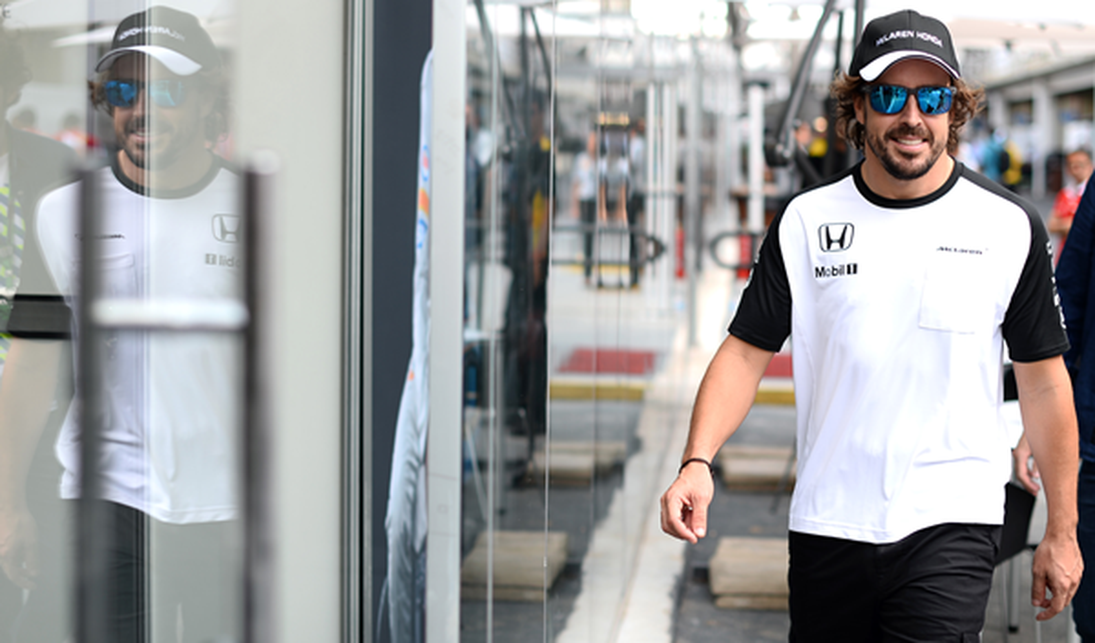 Alonso acaba en Brasil pero no se libra de los problemas