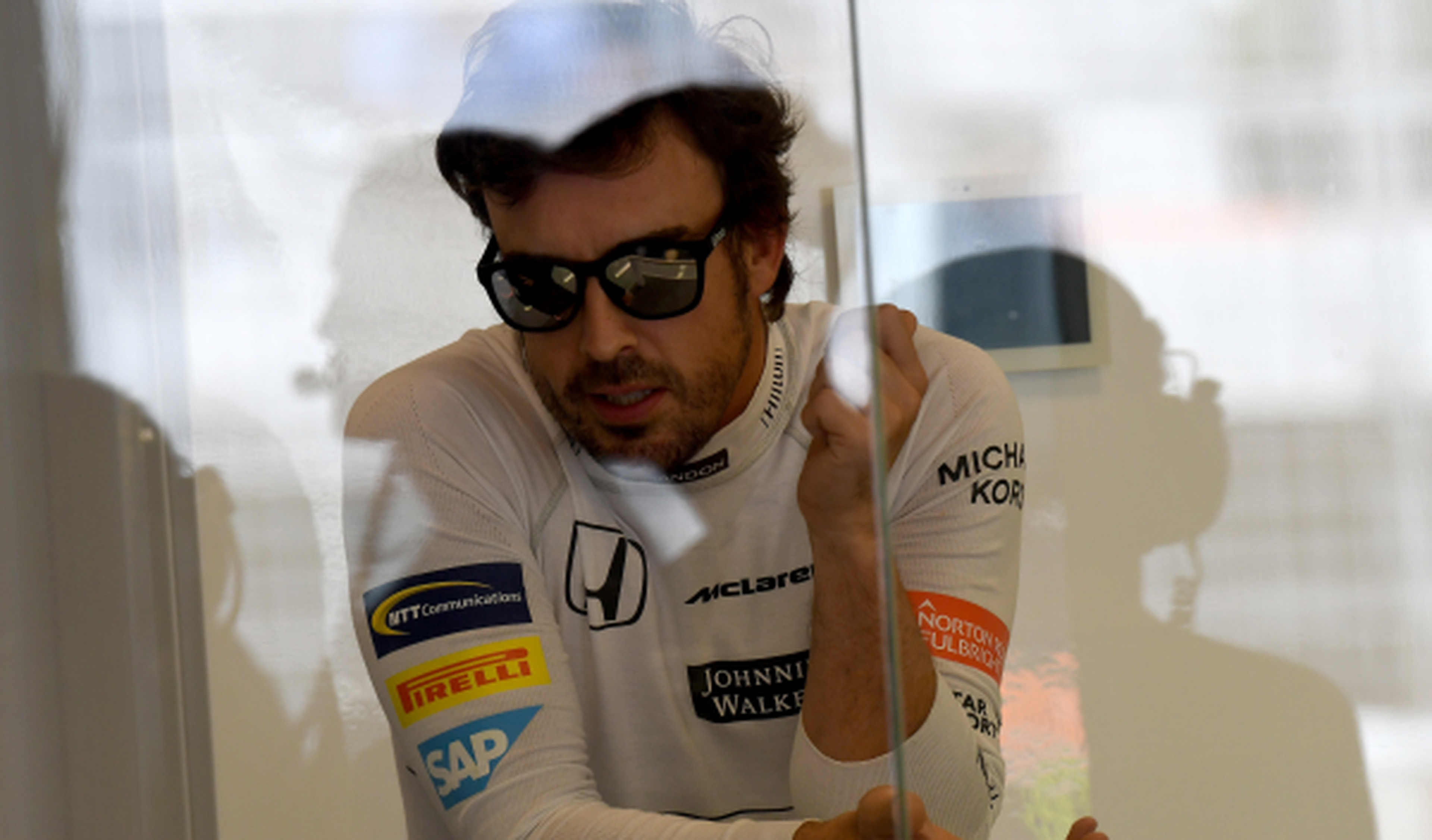 Alonso admite la posibilidad de competir en Indycar