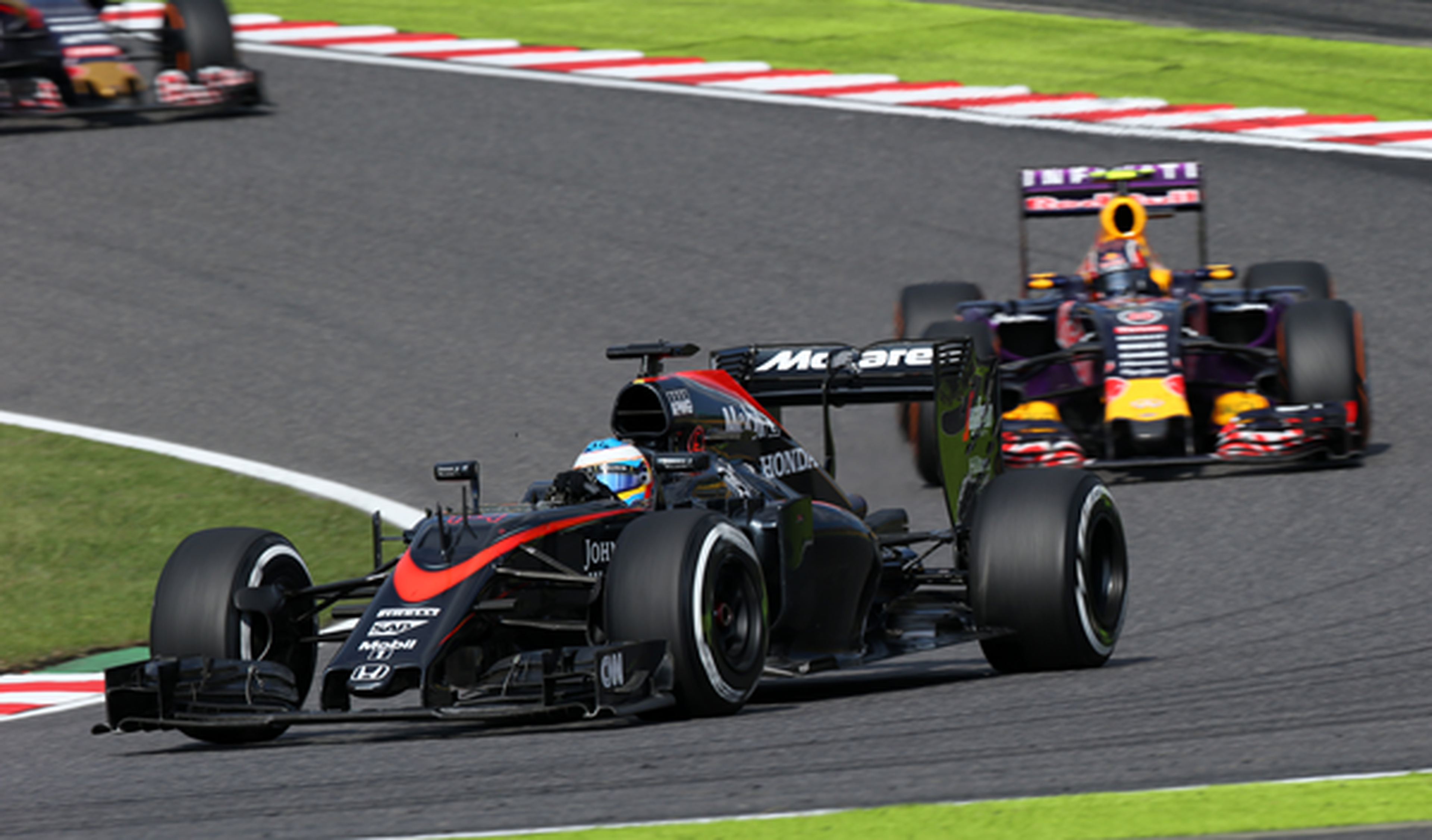 Alonso estalla por radio en Japón: "es un GP2, vergonzoso"