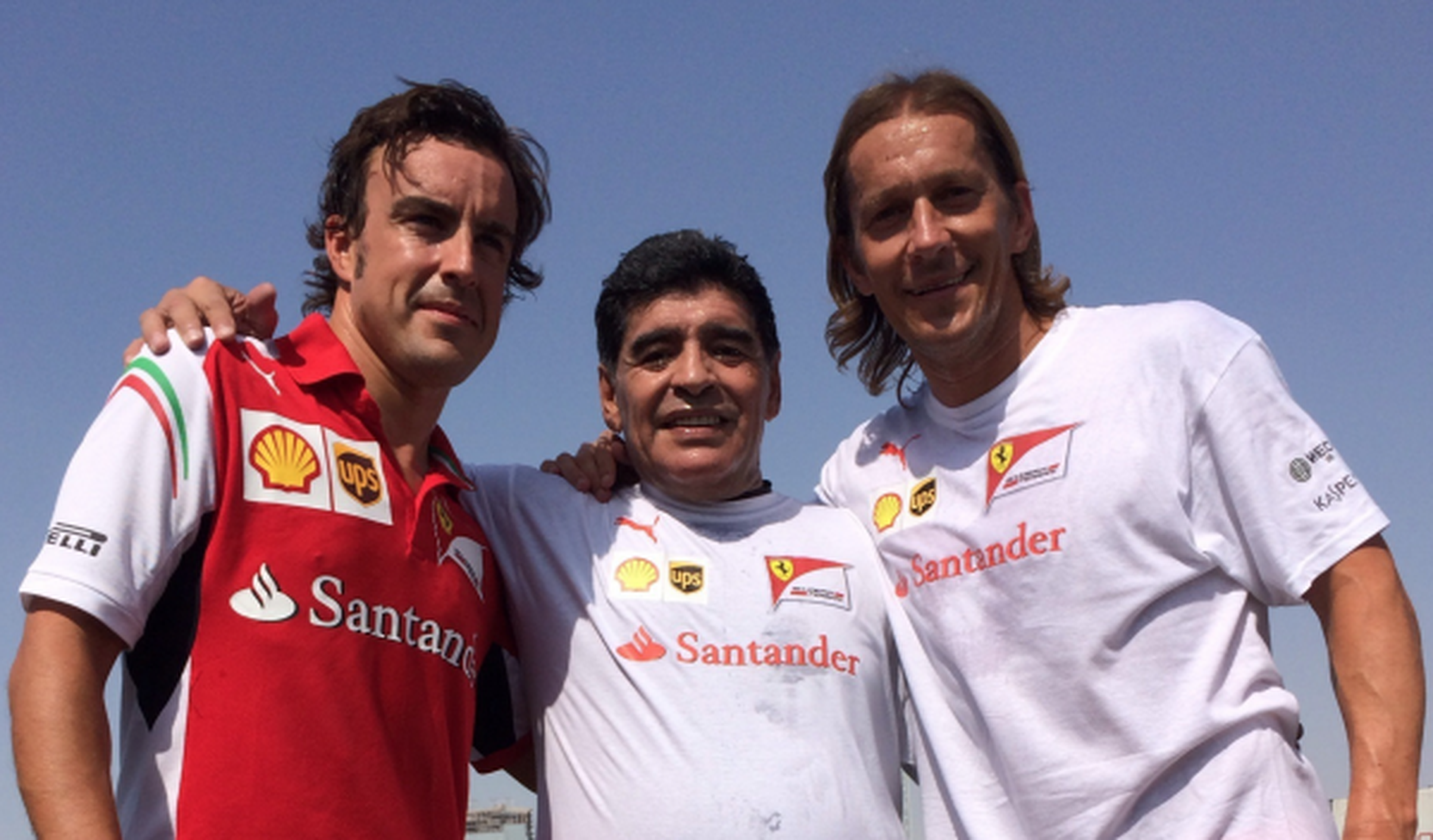 Alonso juega al fútbol con Maradona y Salgado en Dubai