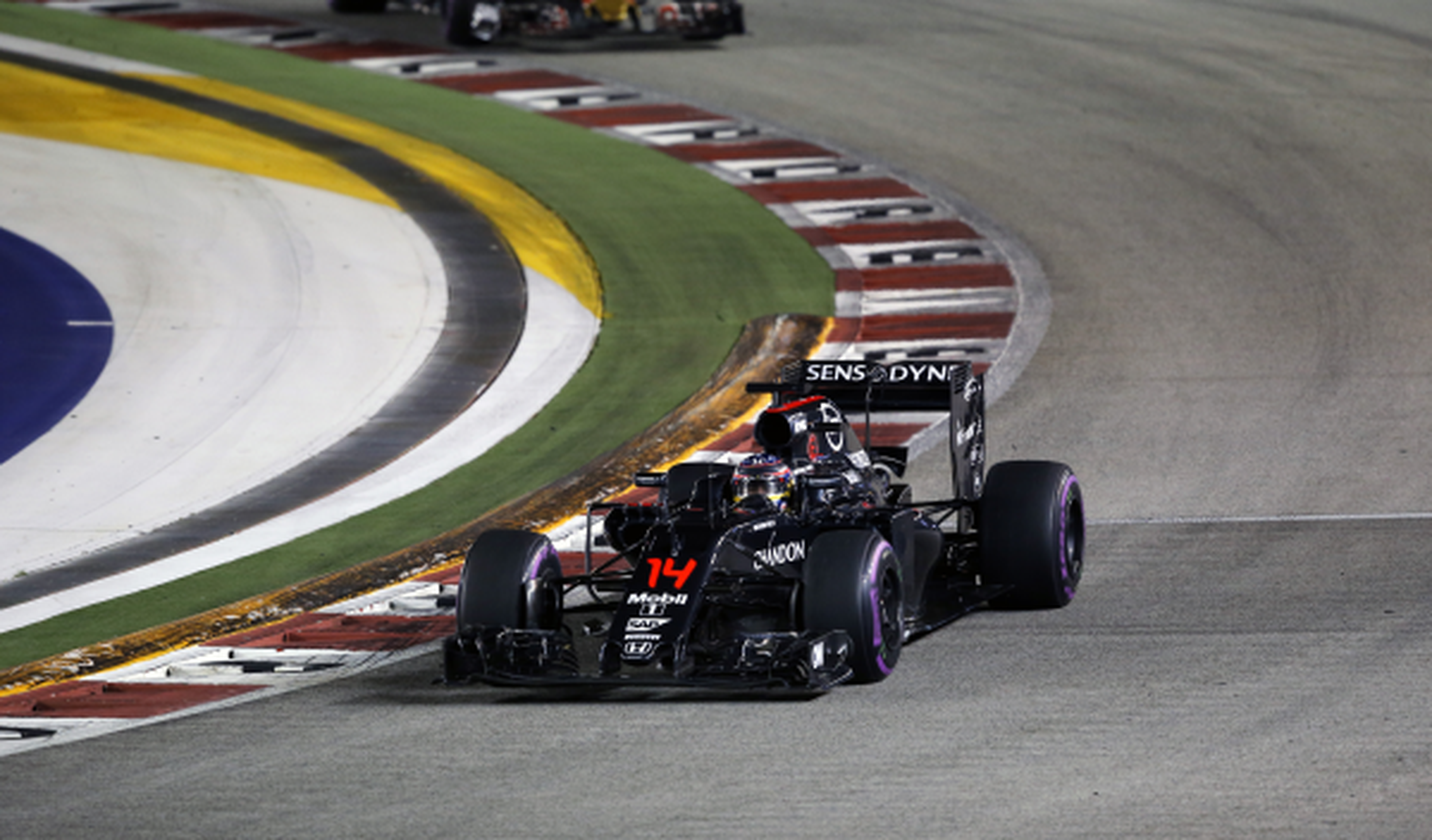 Alonso no defrauda en Singapur: séptimo y con ritmo