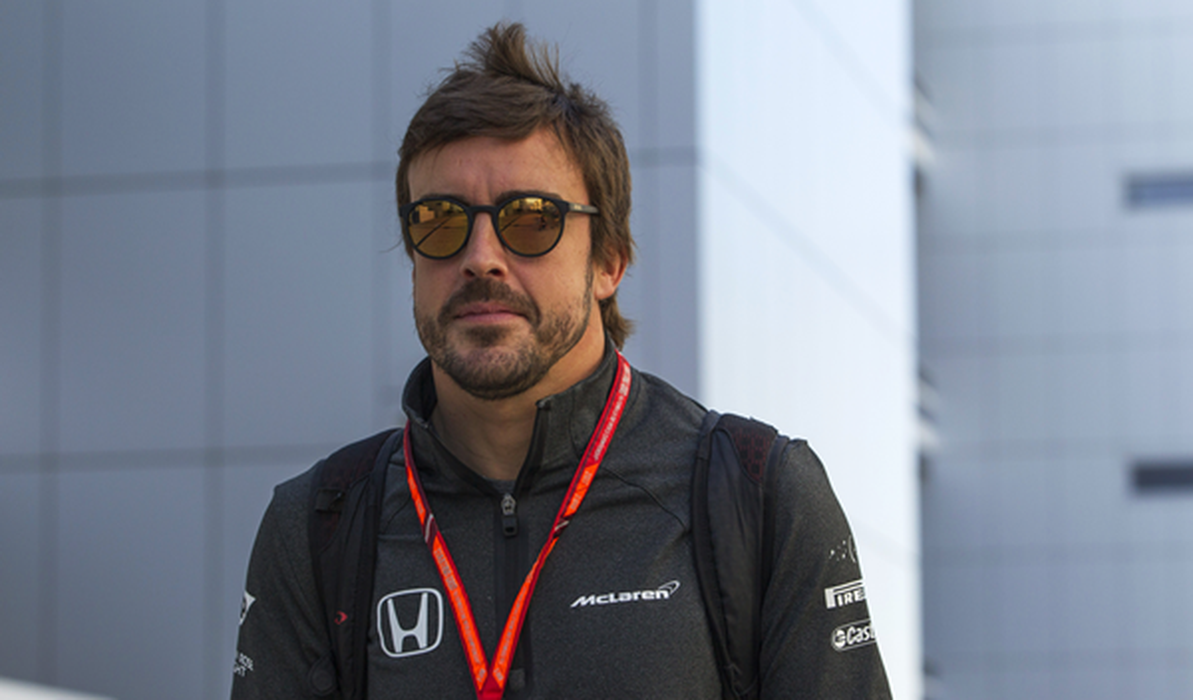 Alonso puede cambiar de equipo en 2018; descarta Red Bull