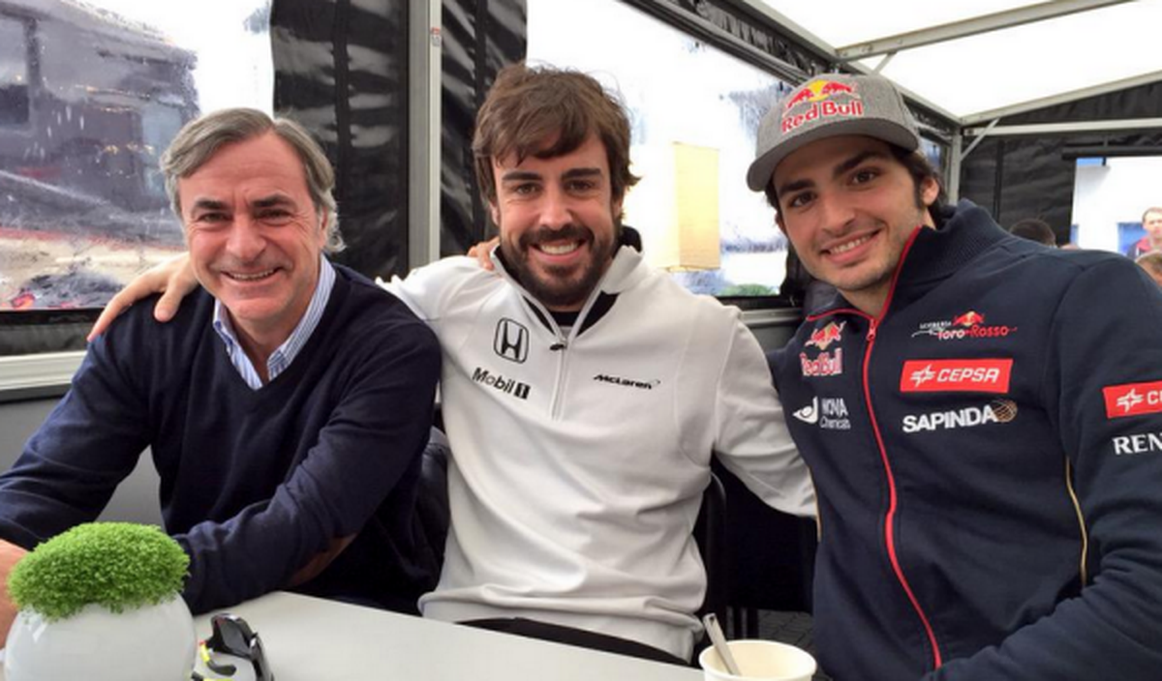 Alonso trabaja codo con codo con los Carlos Sainz en Jerez