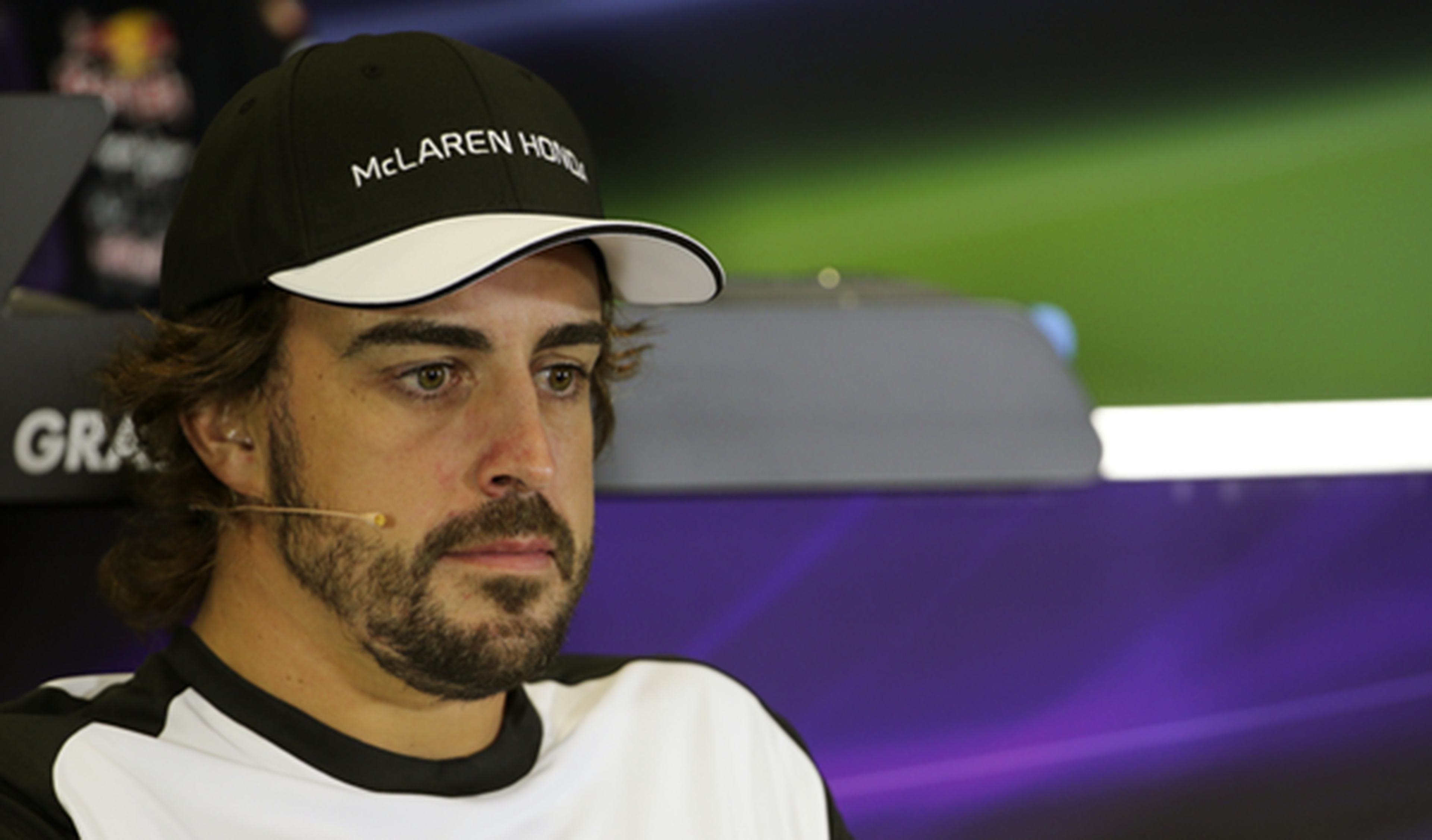 Alonso zanja el asunto: "seguiré en McLaren en 2016 y 2017"