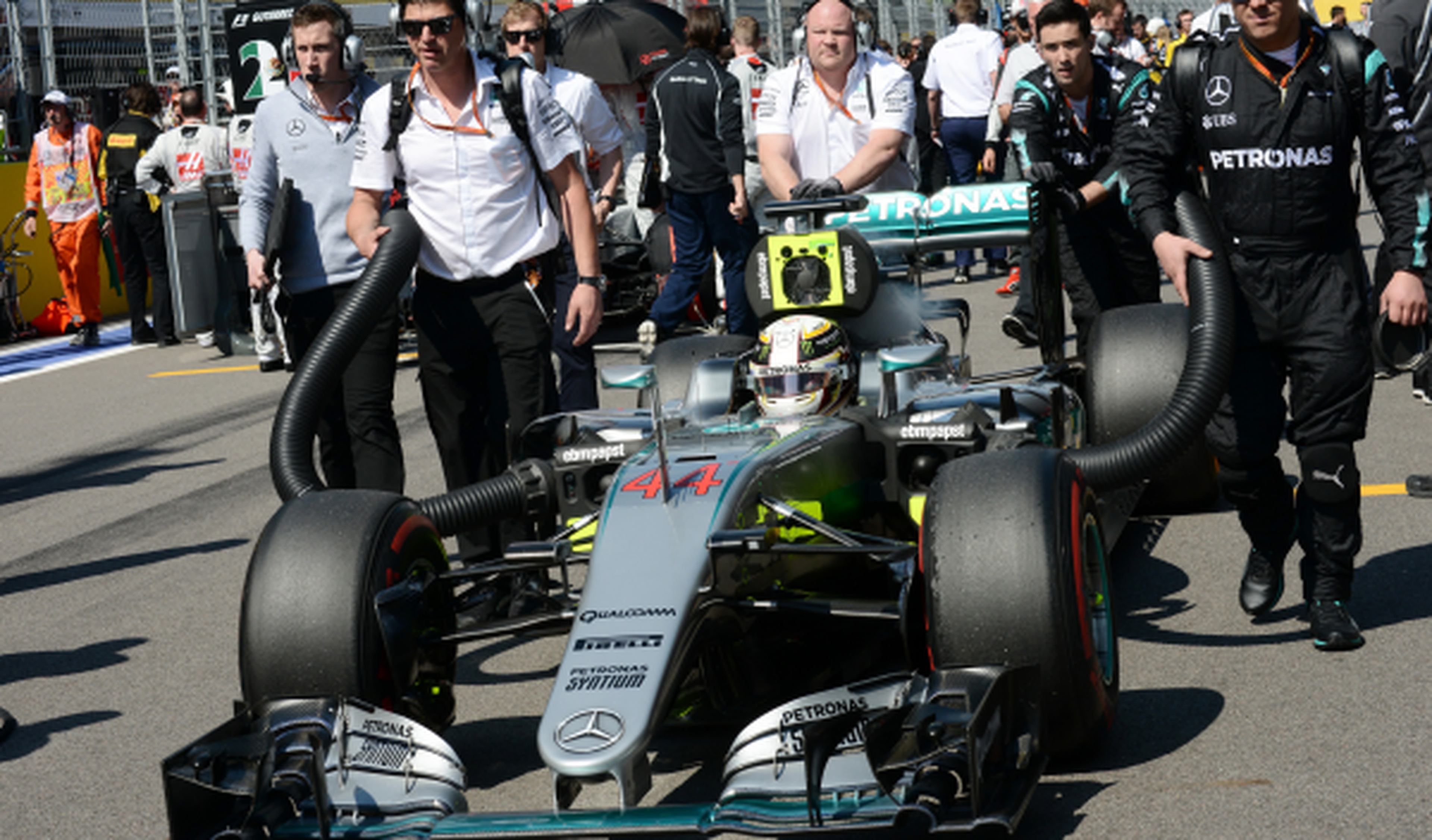 Así evitó Mercedes que Hamilton saliese desde el pit-lane