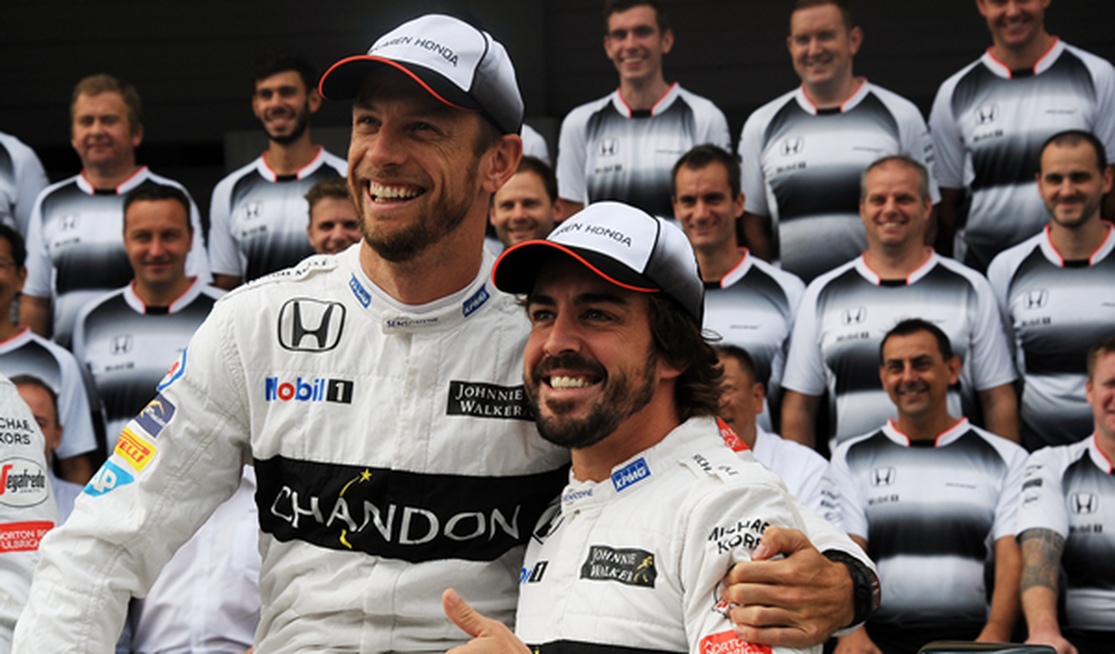 Button bromea con Alonso: “me voy a mear en tu asiento”