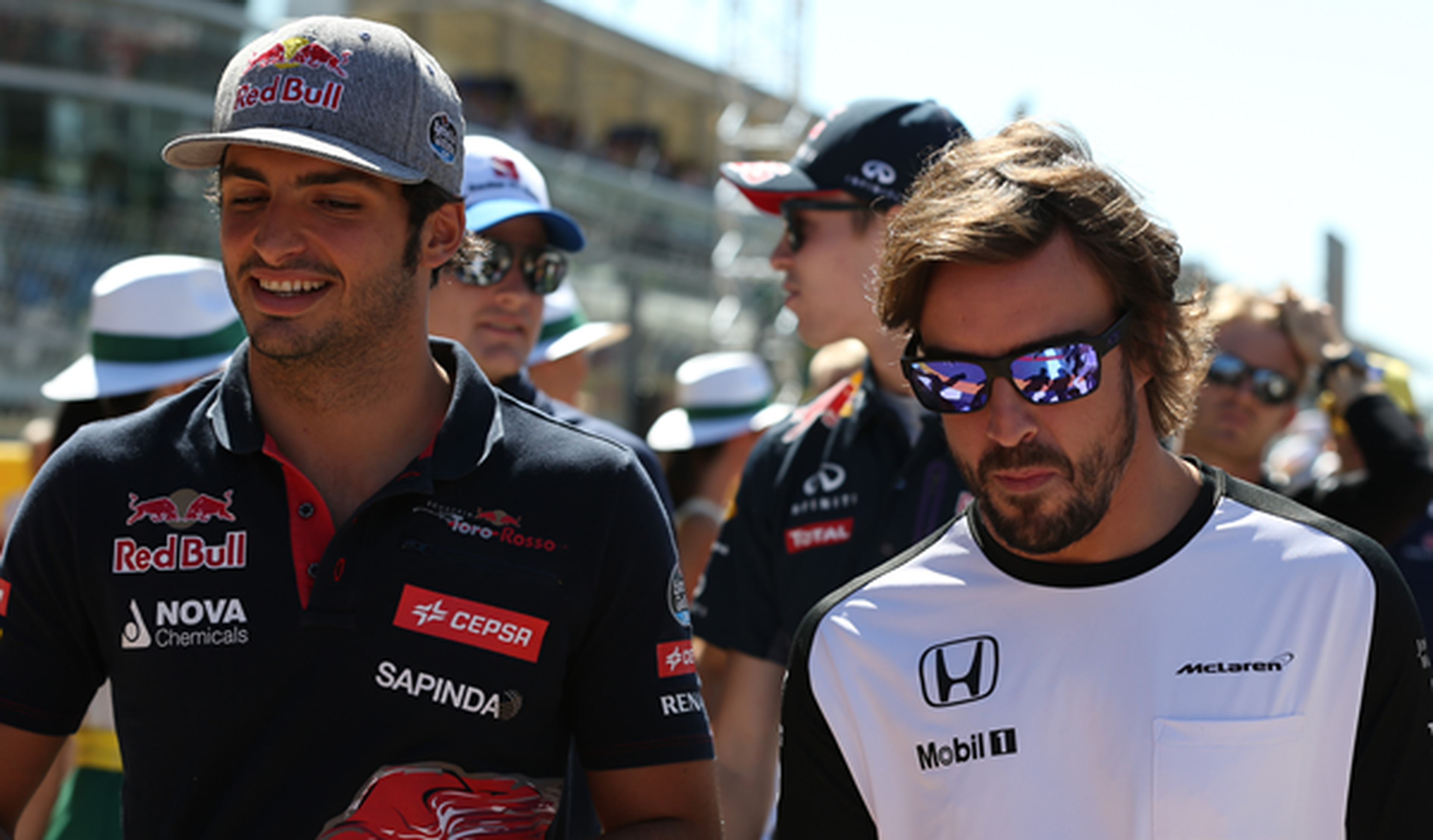 Carlos Sainz: "Alonso es como un espejo donde mirarte"