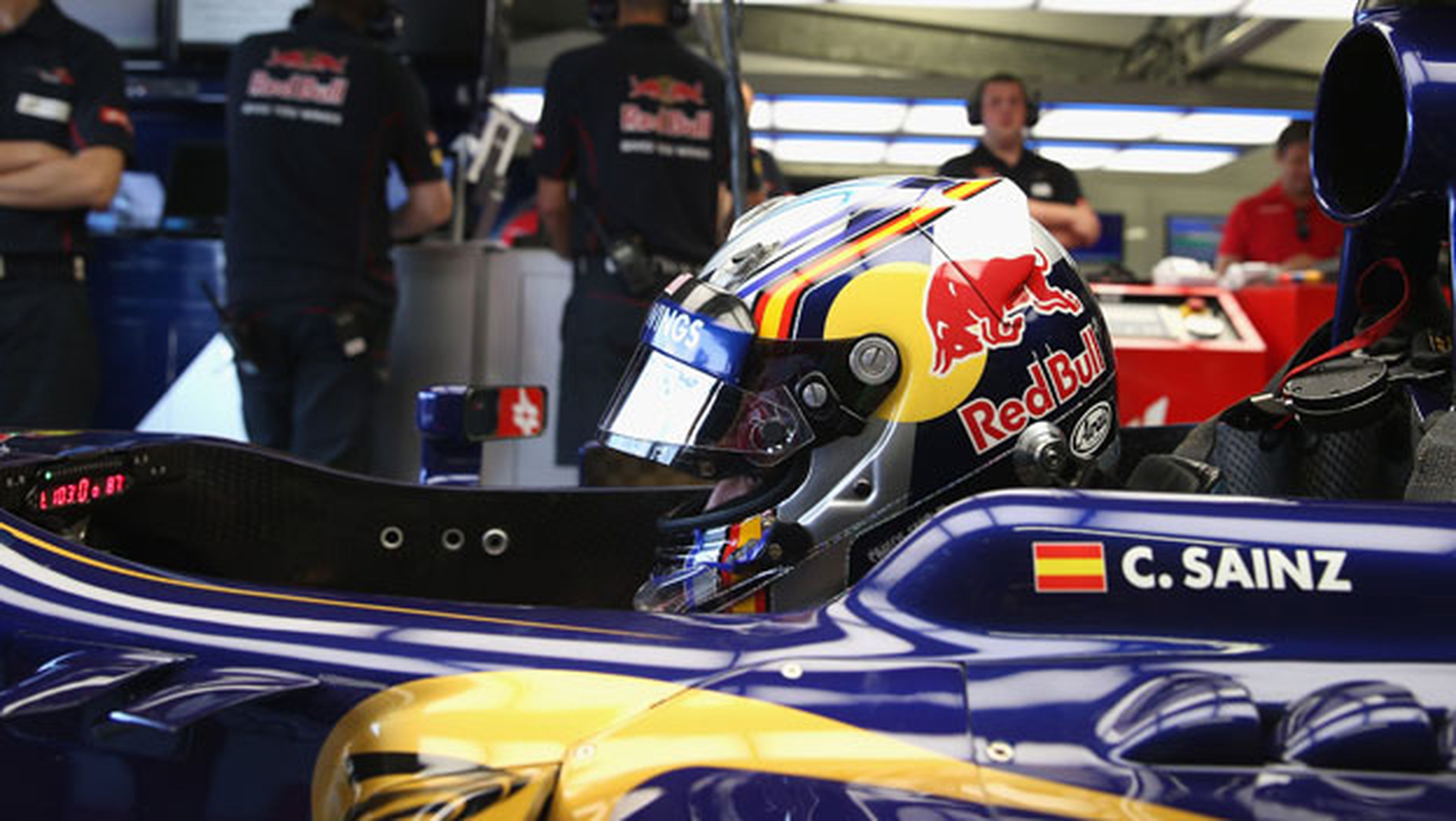 Carlos Sainz visita Toro Rosso para hacerse el asiento