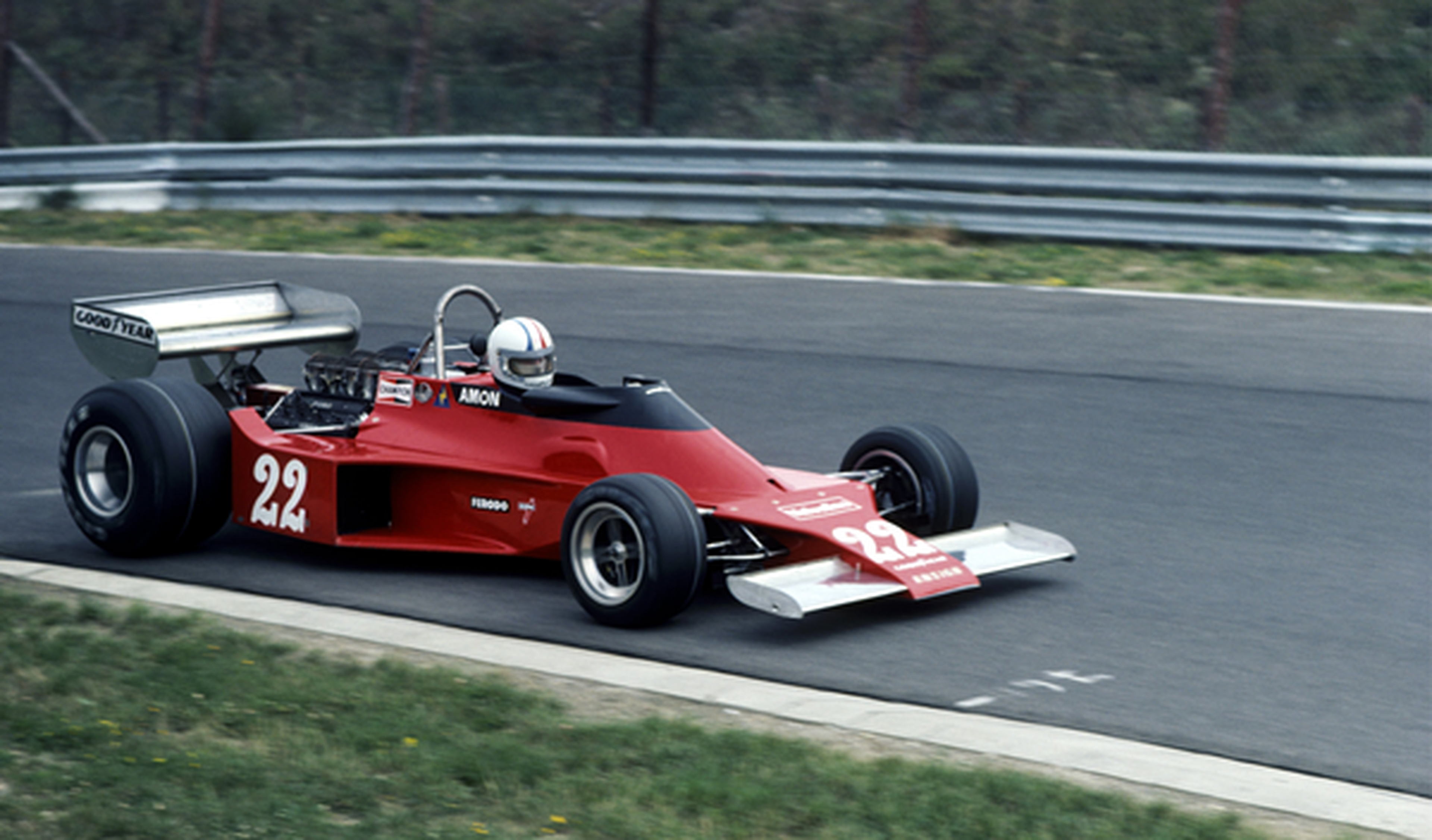 Chris Amon en su época como piloto de Ferrari