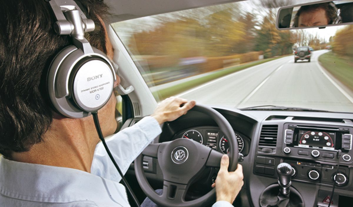 Distracciones al volante: Conócelas y evítalas