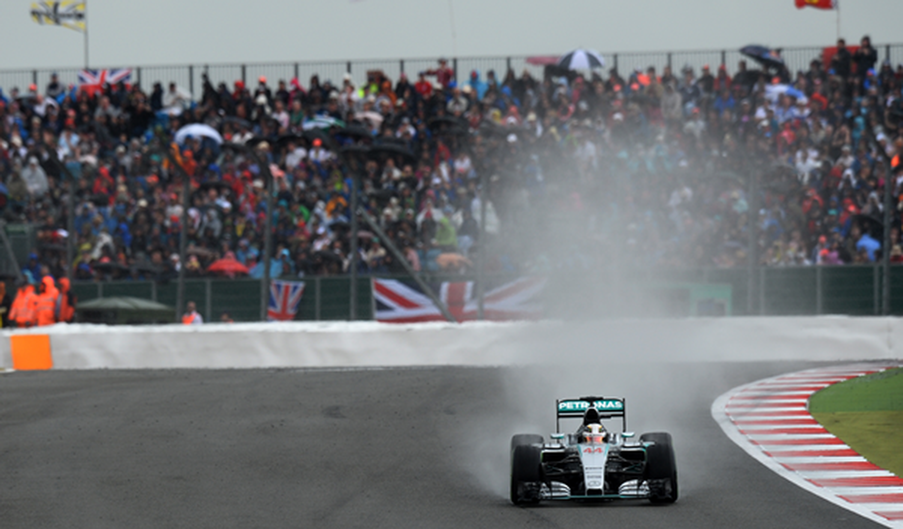 F1. GP Gran Bretaña 2015: Hamilton gana bajo la lluvia