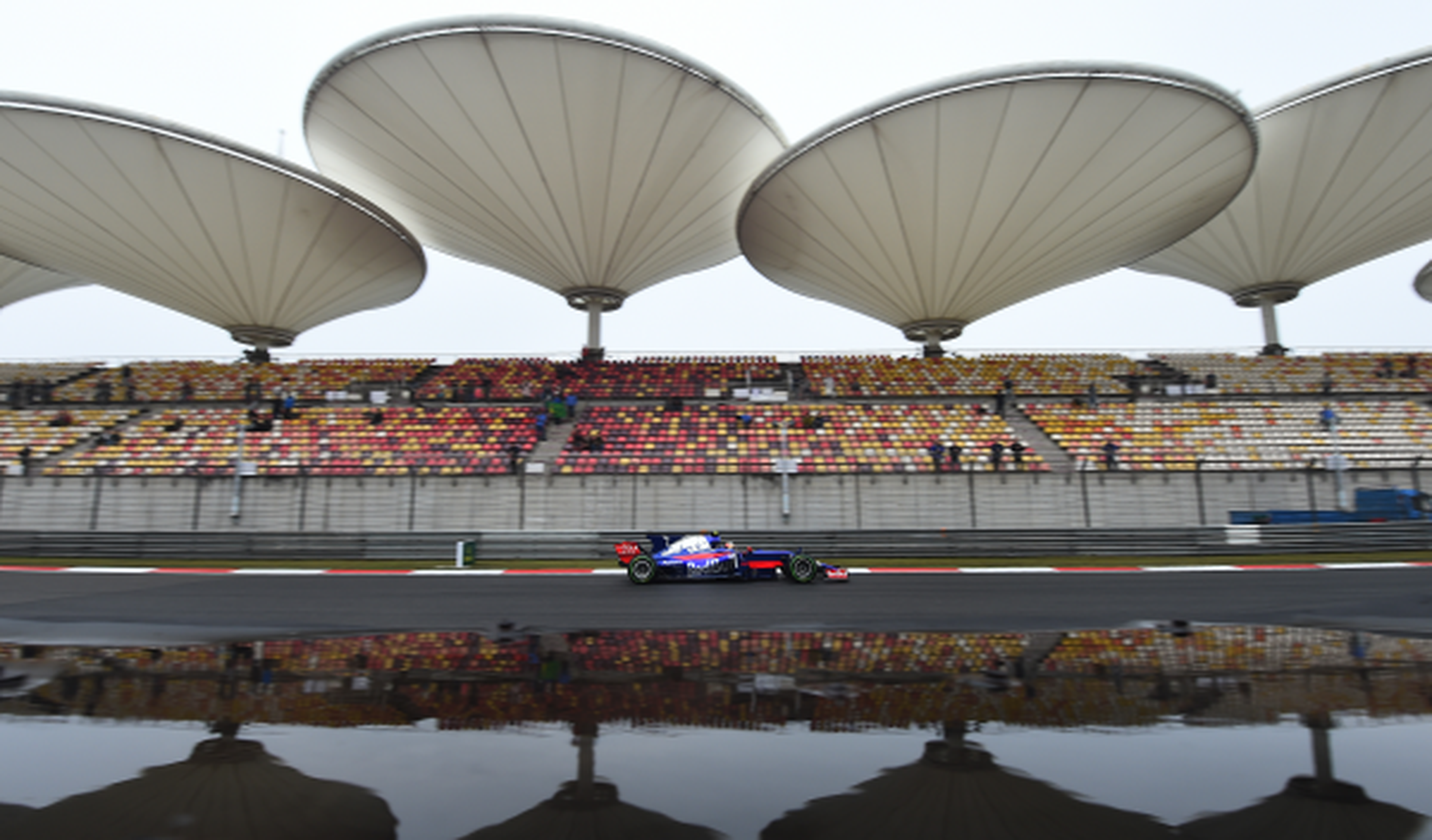 F1. Libres 1 GP China 2017: la niebla interrumpe la sesión