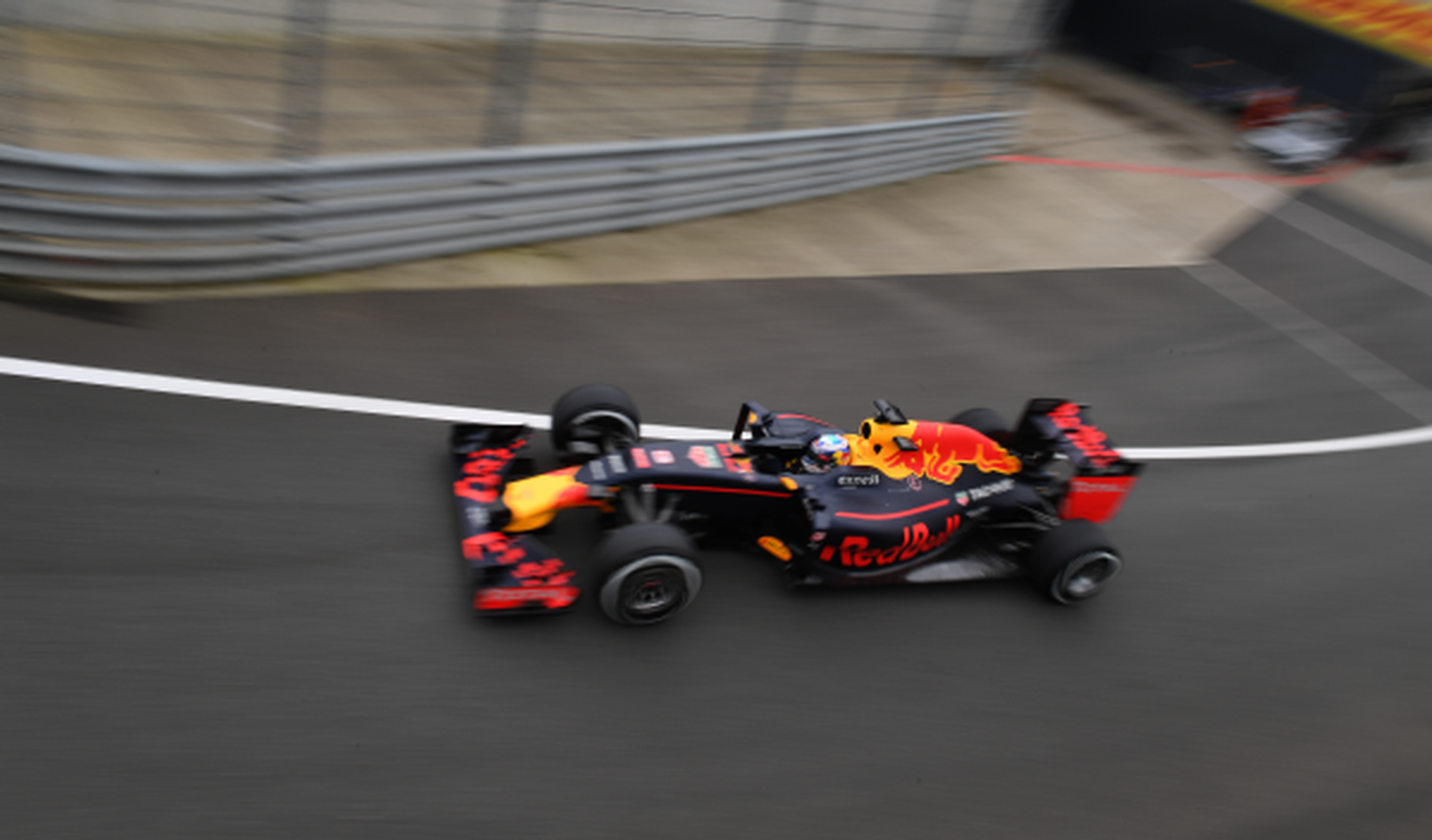 F1. Libres 2 GP Gran Bretaña: Red Bull también va rápido