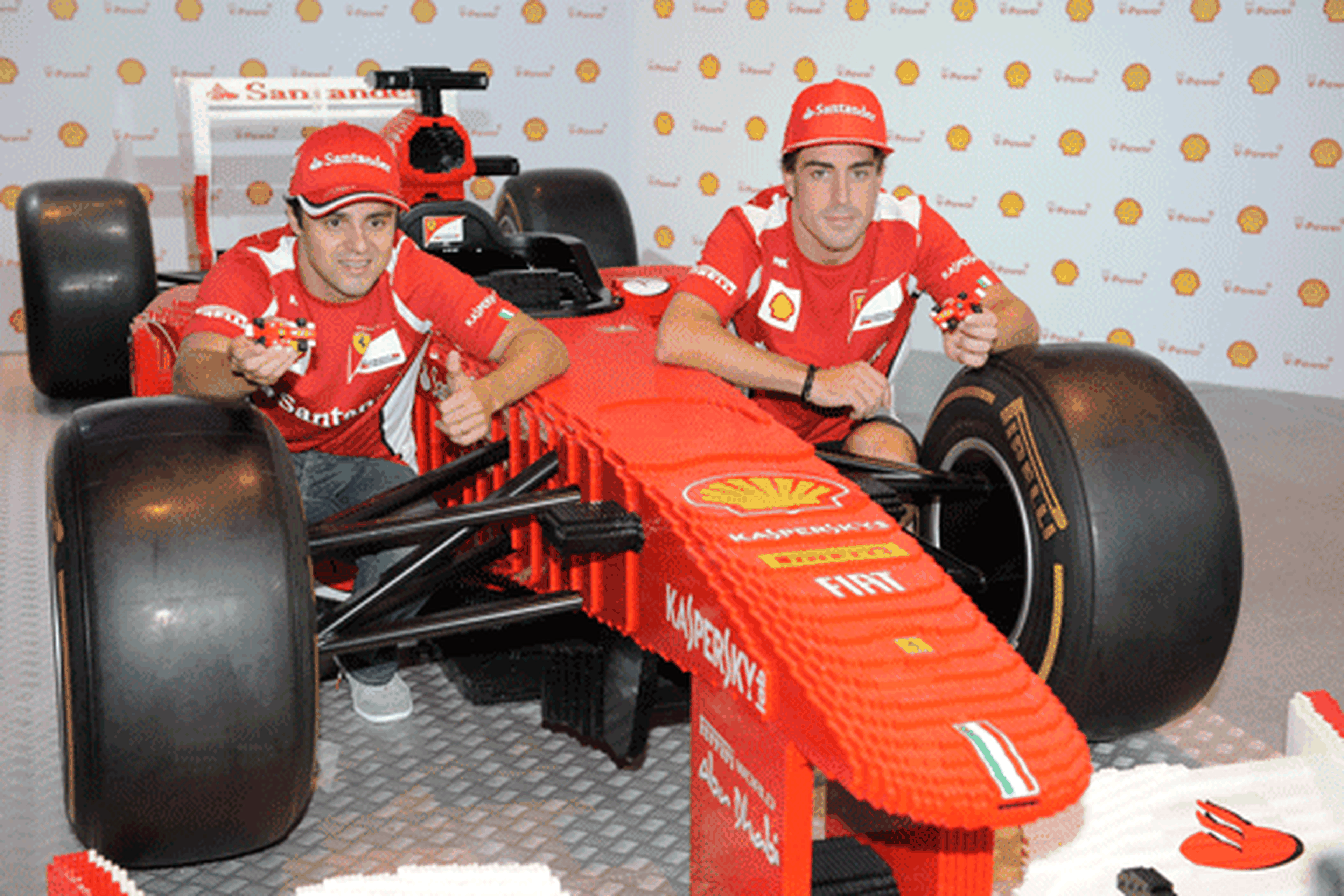 Fernando Alonso - Felipe Massa - Ferrari - Shell - Lego