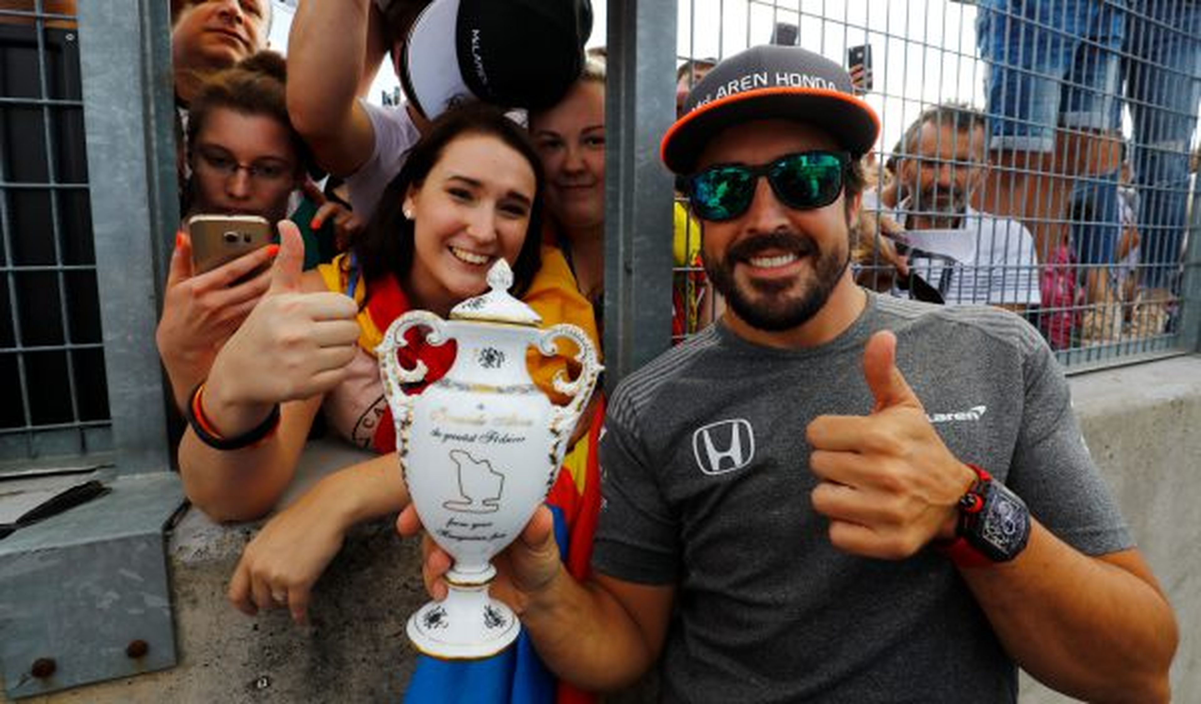 Fernando Alonso, en el paddock del GP de Hungría