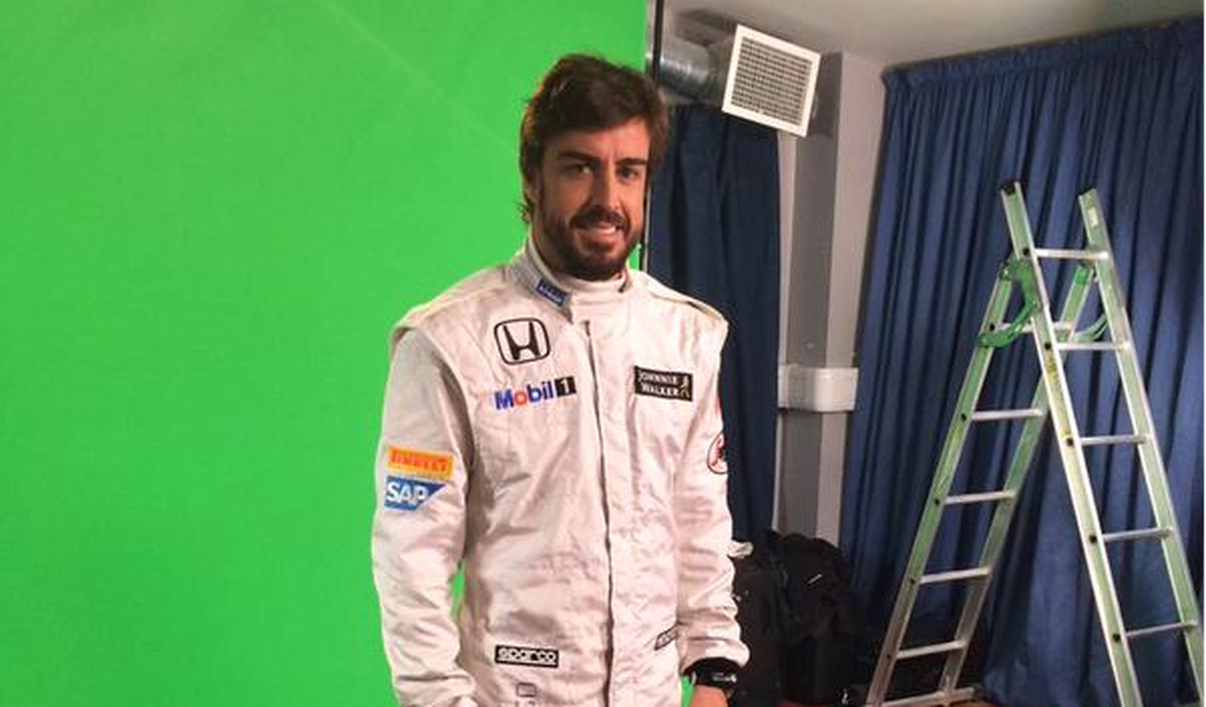 Fernando Alonso se pone el mono de McLaren-Honda ¡por fin!