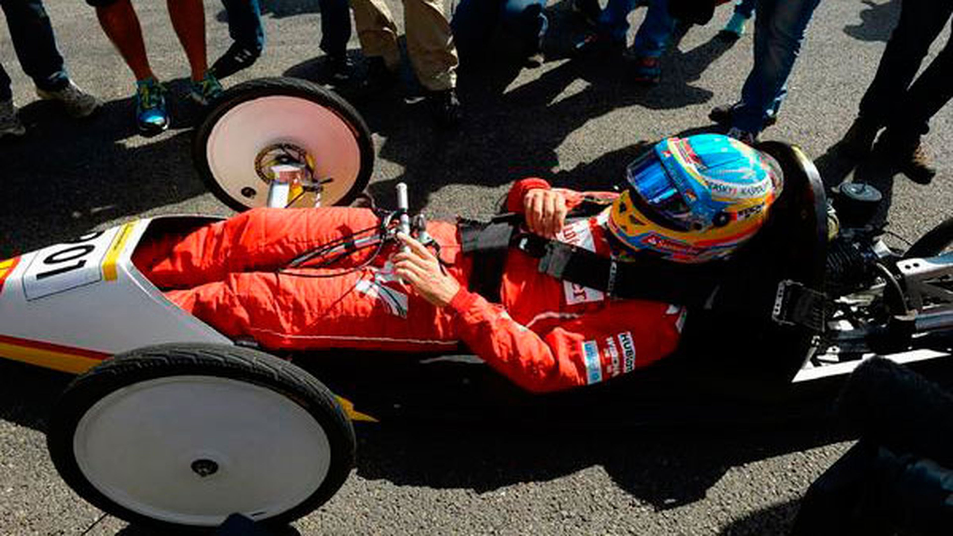 Fernando Alonso prueba el prototipo de Shell Ecomarathon