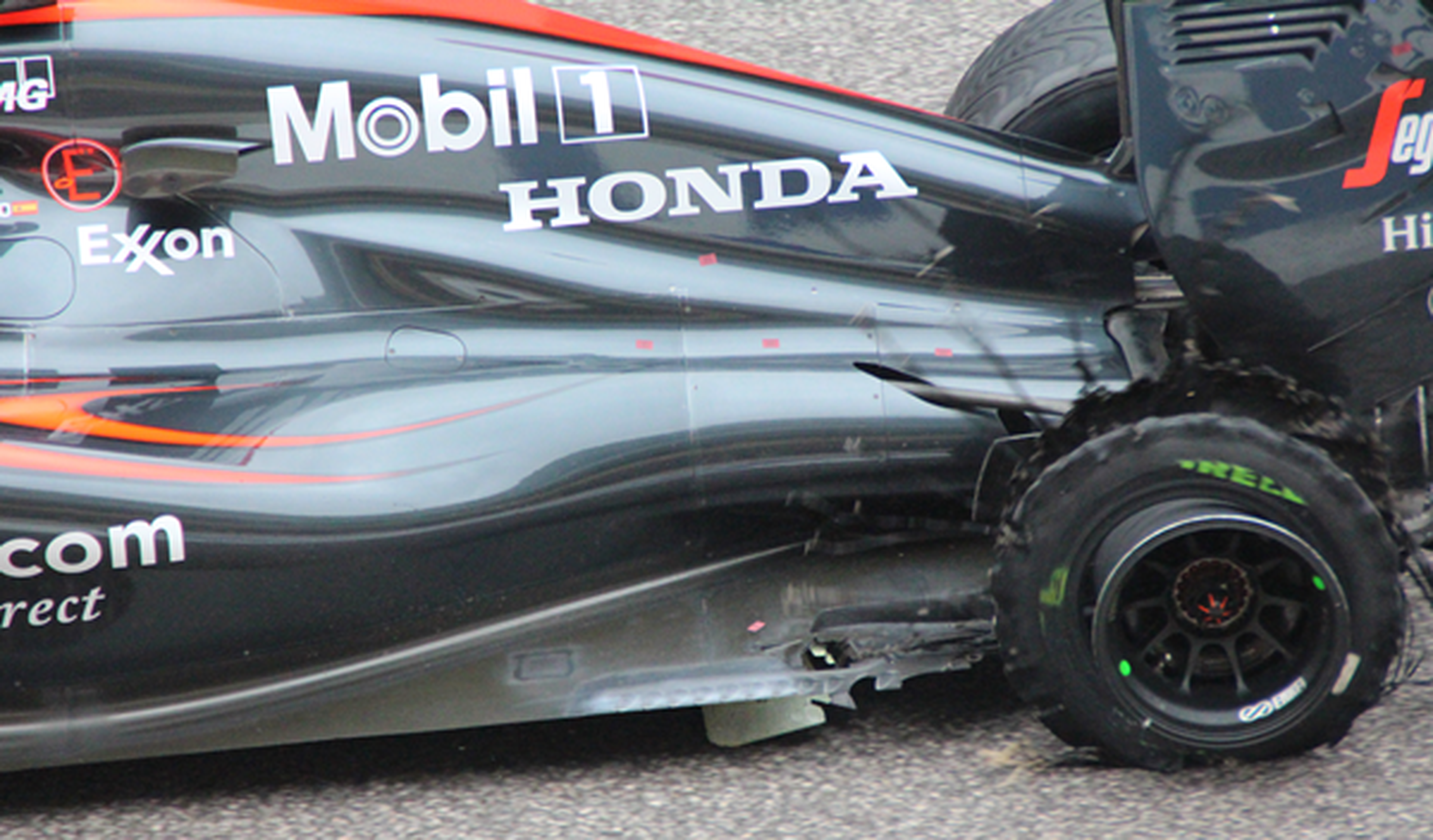 Fernando Alonso remontó en Austin con el coche dañado