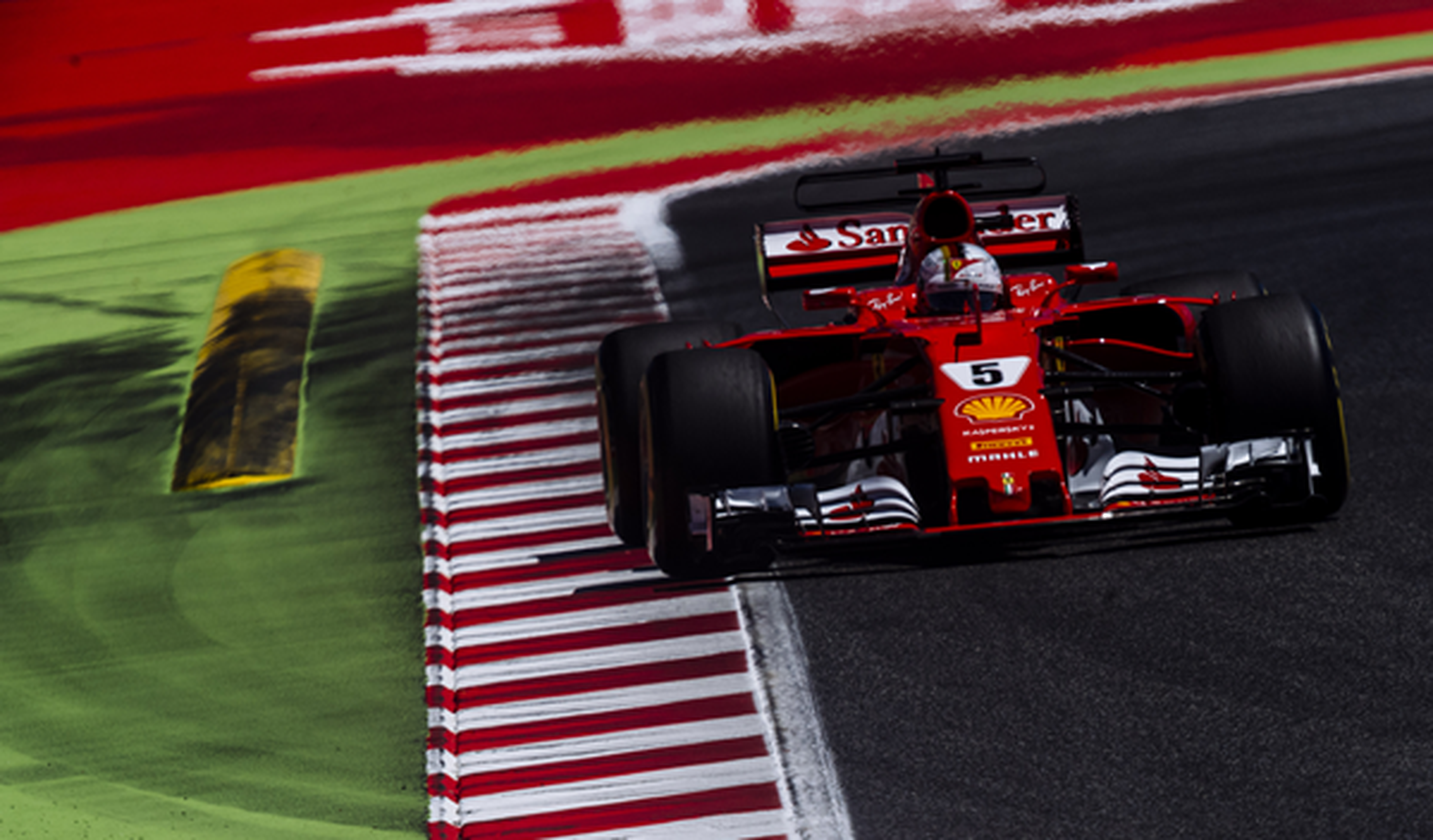 GP España: Vettel, de cambiar motor a luchar por la 'pole'
