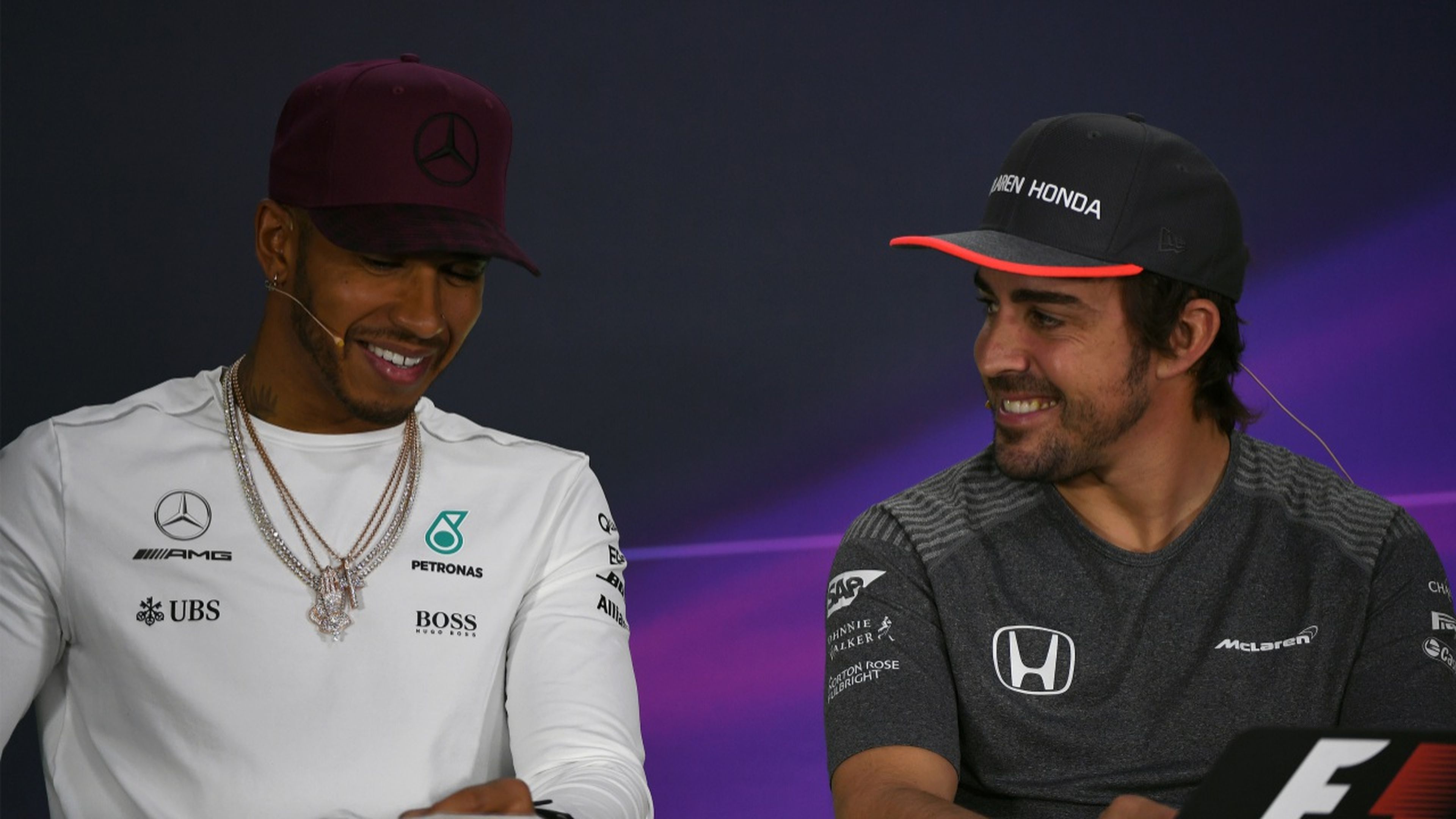 Hamilton y Alonso habla con la prensa