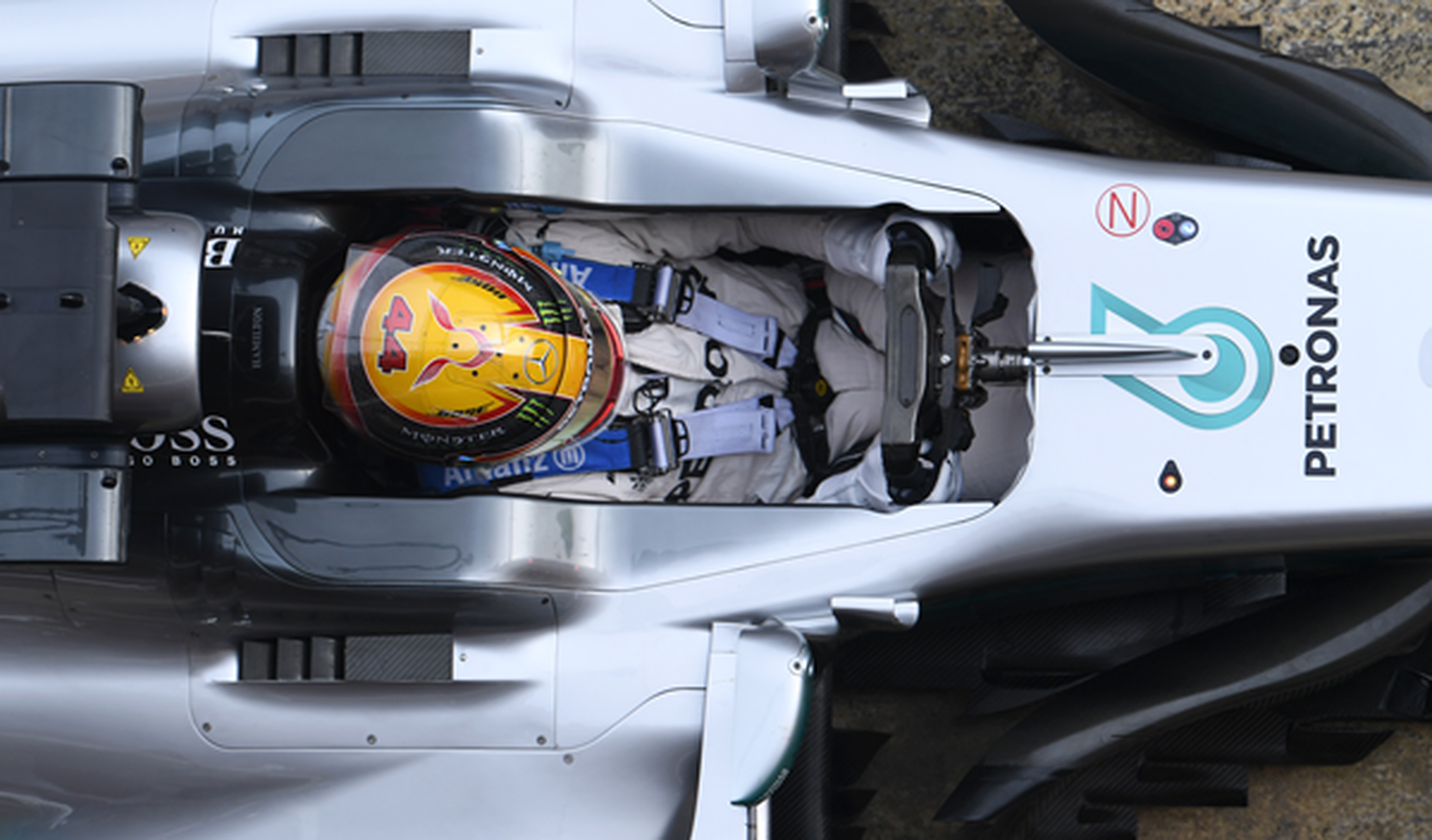 Hamilton cree que Ferrari pondrá en aprietos a Mercedes
