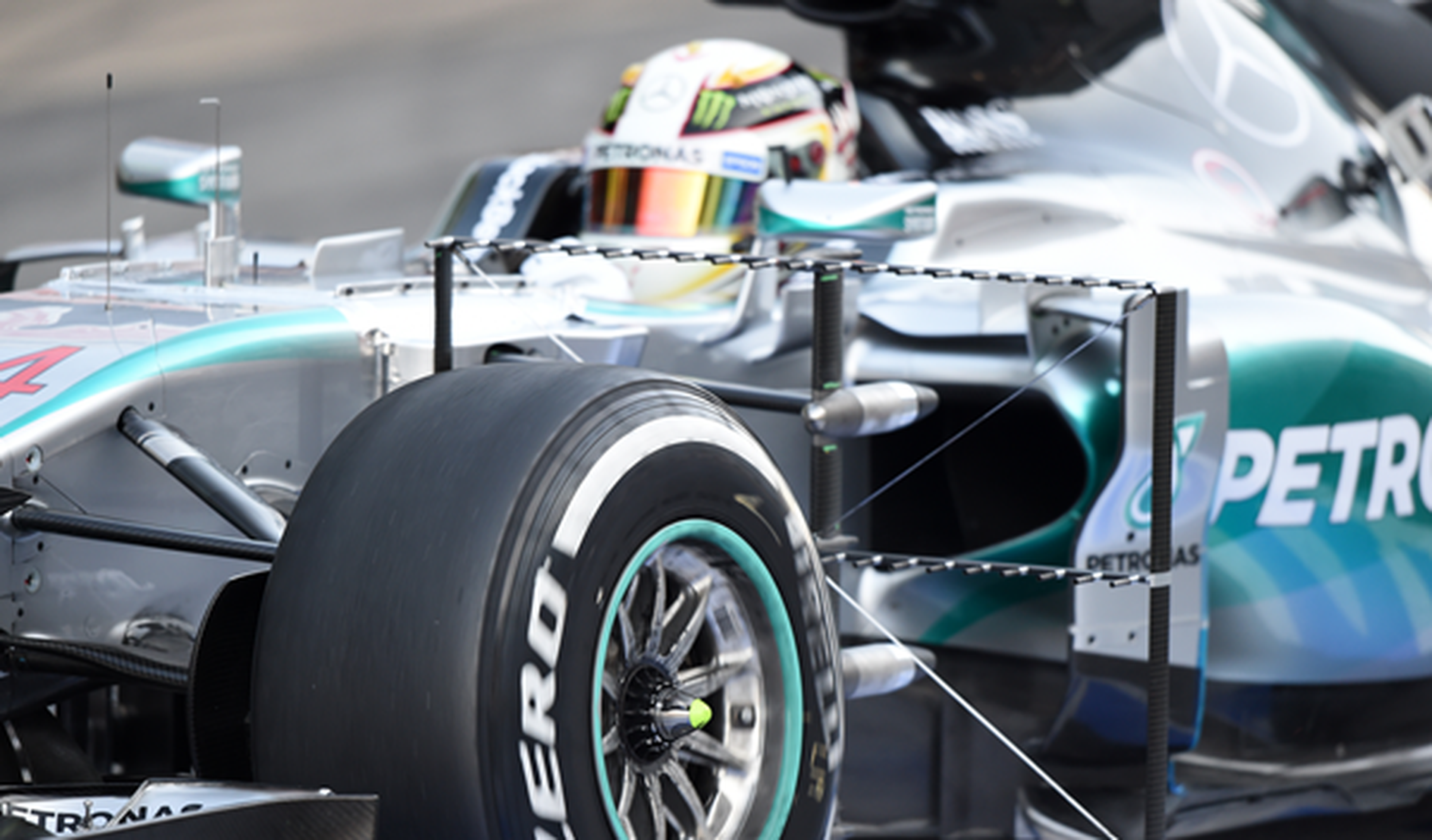 Hamilton deja el Mercedes en manos de Wehrlein en Barcelona