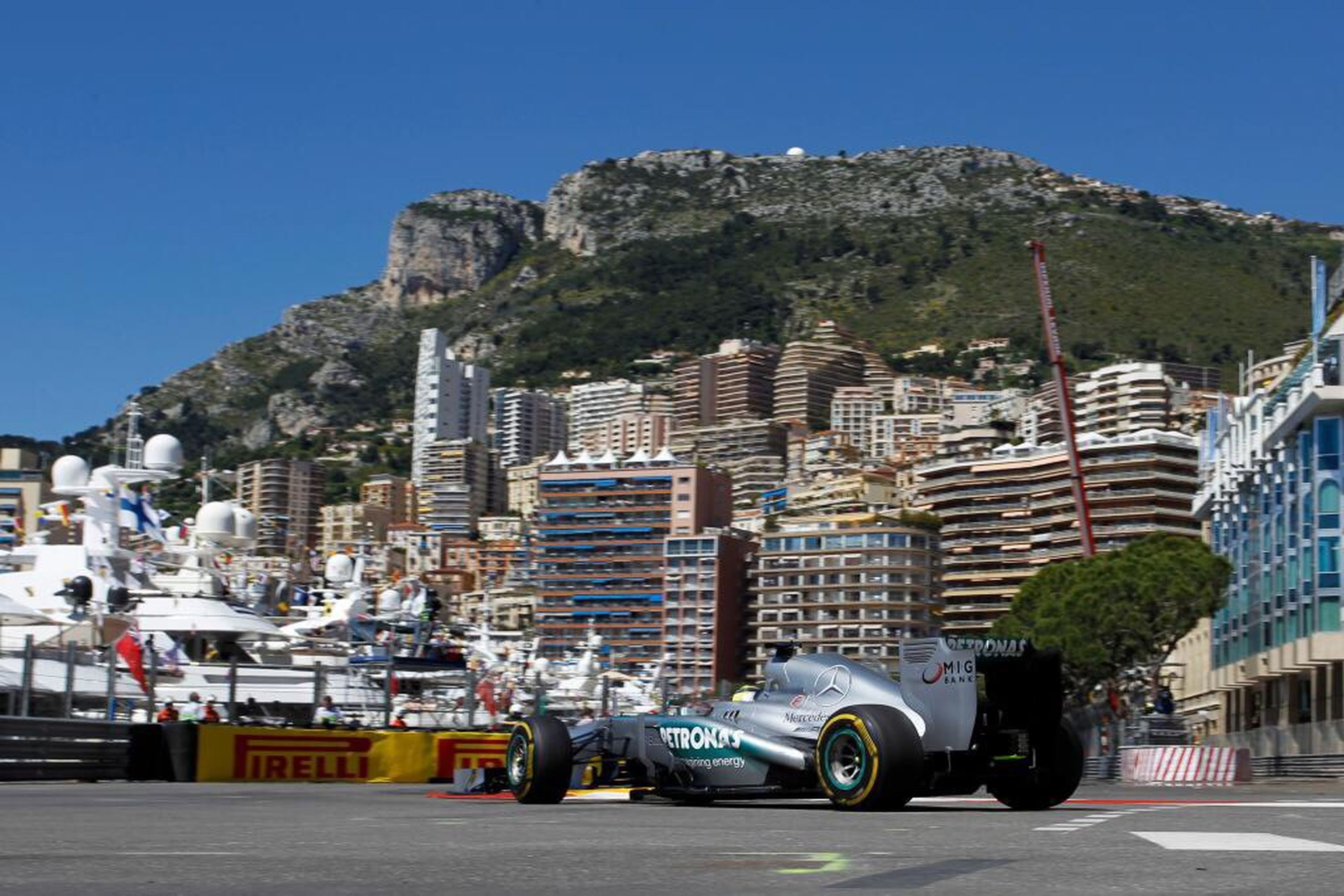Hamilton en el GP de Mónaco con Mercedes