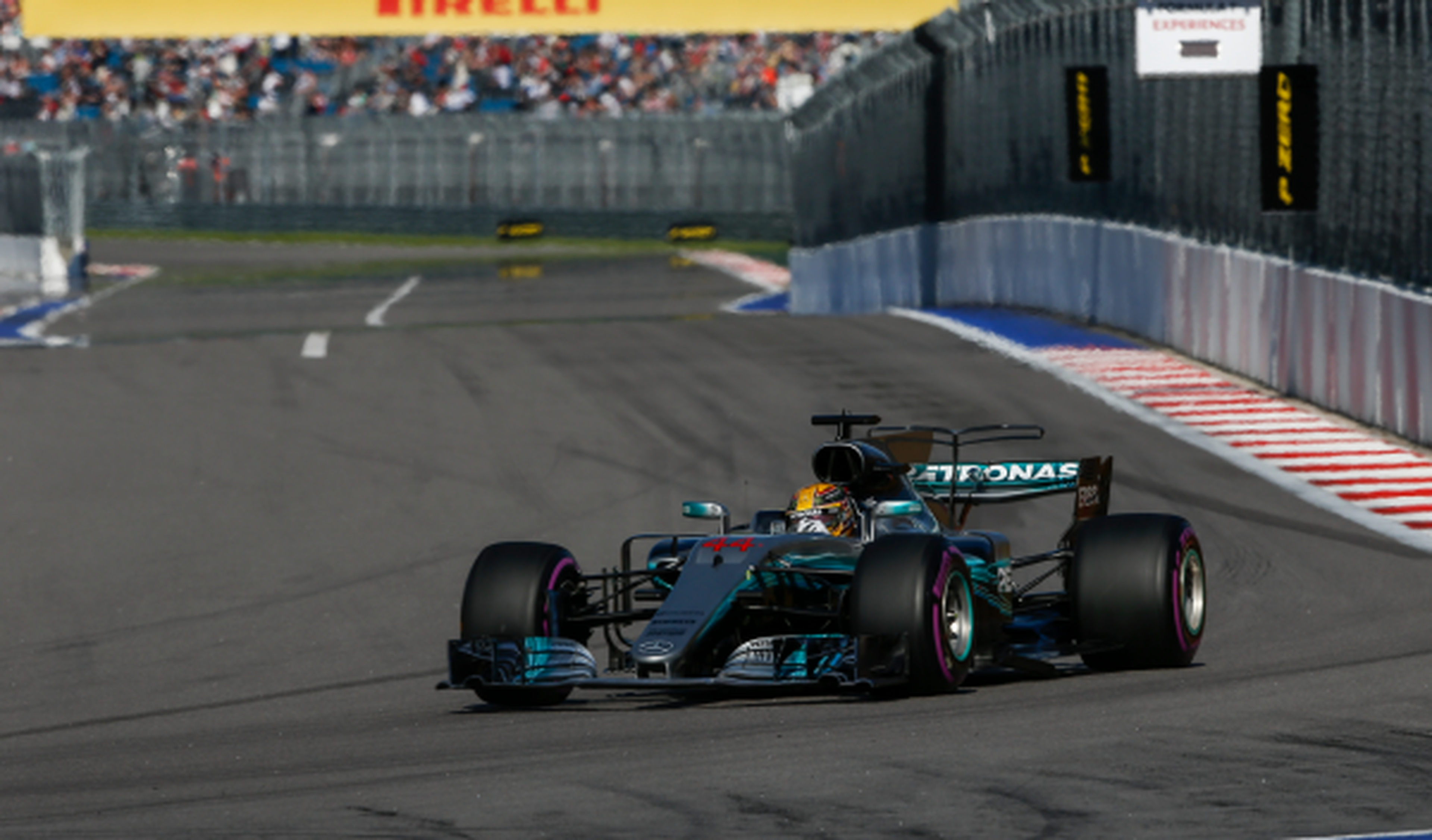 “Hamilton no está cómodo con el Mercedes”